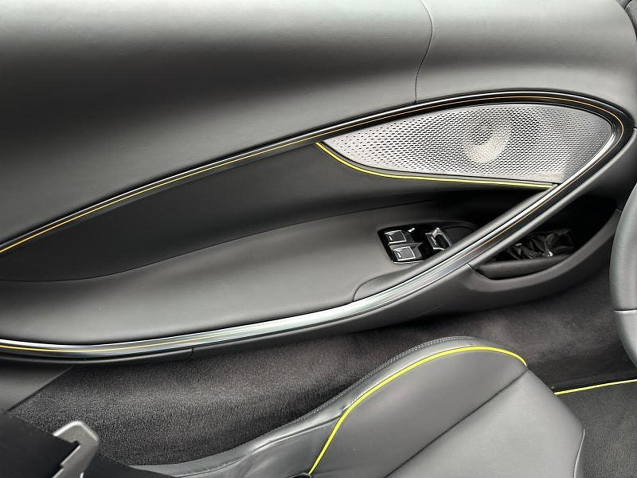 McLaren Artura Coupé *PPF MAT** / Hyrbide (2023) - Photo 20