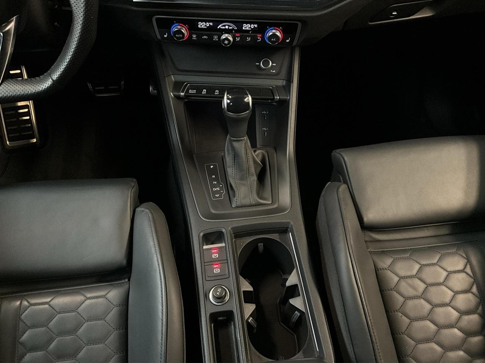 Audi RSQ3 TFSI+Quattro+S-Tronic+Led+LM21 (2024) - Photo 12