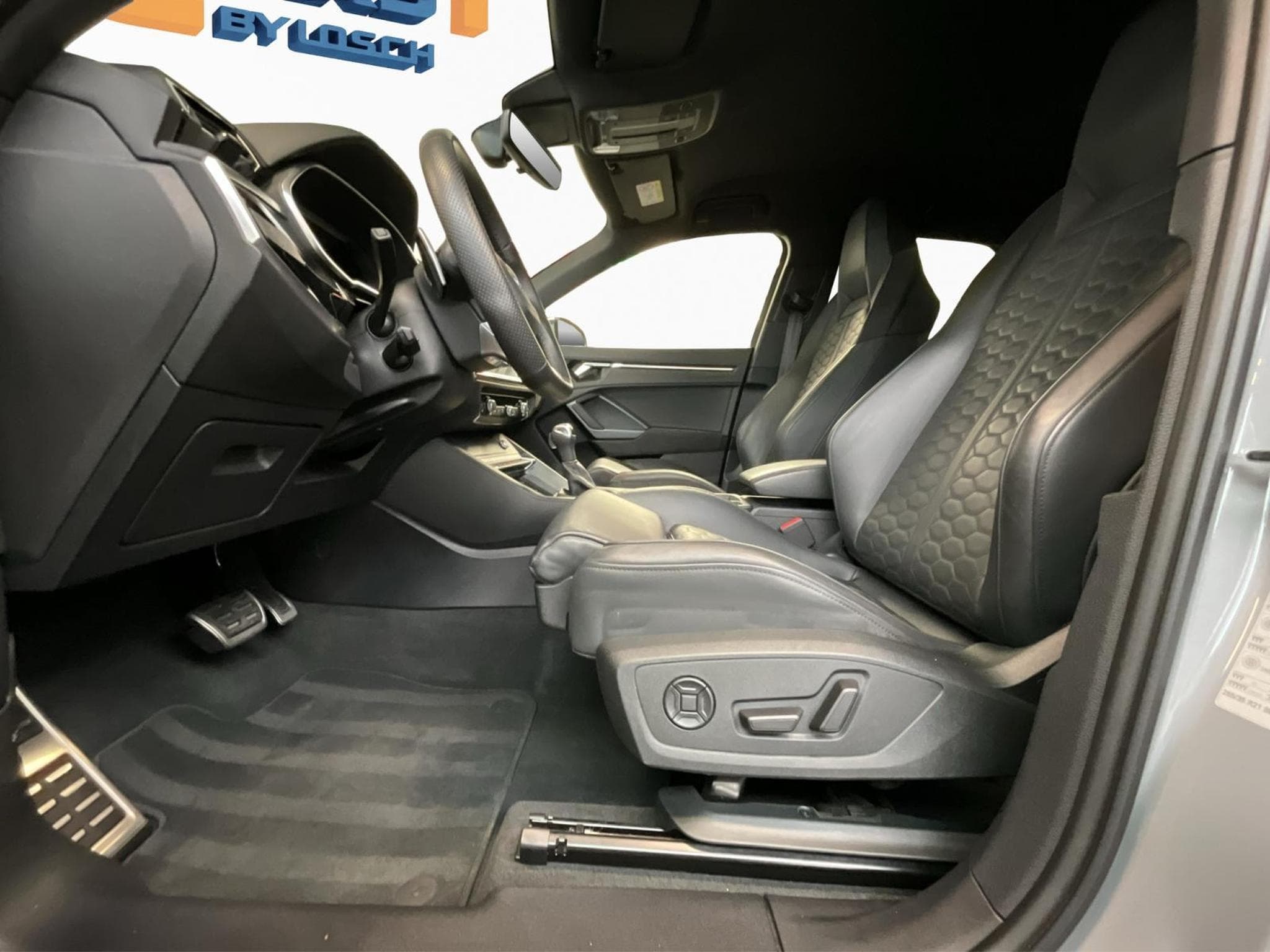 Audi RSQ3 TFSI+Quattro+S-Tronic+Led+LM21 (2024) - Photo 9