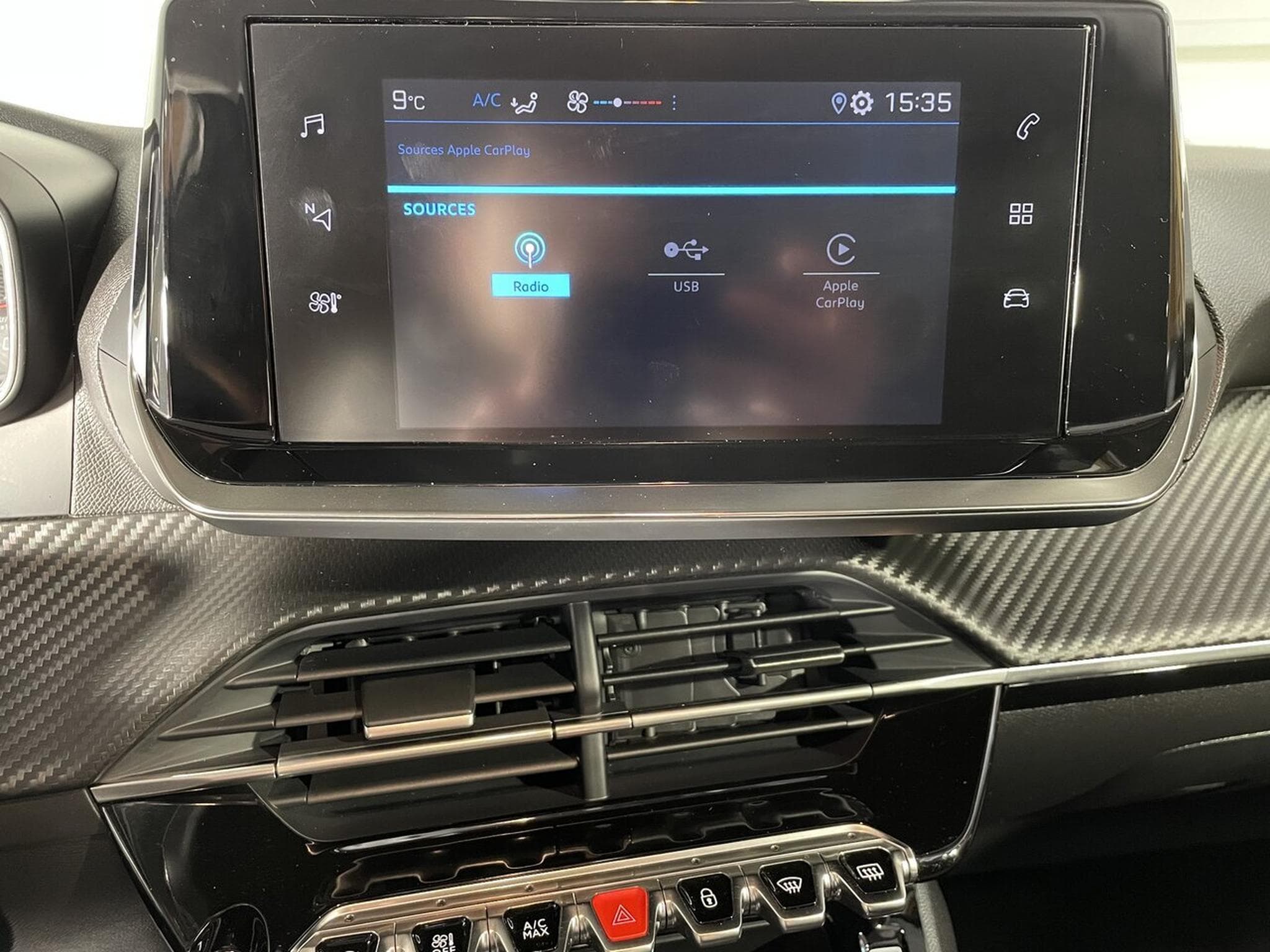 Peugeot 208 1.2 ESSENCE 75 CV STYLE CARPLAY 5P (2023) - Photo 6
