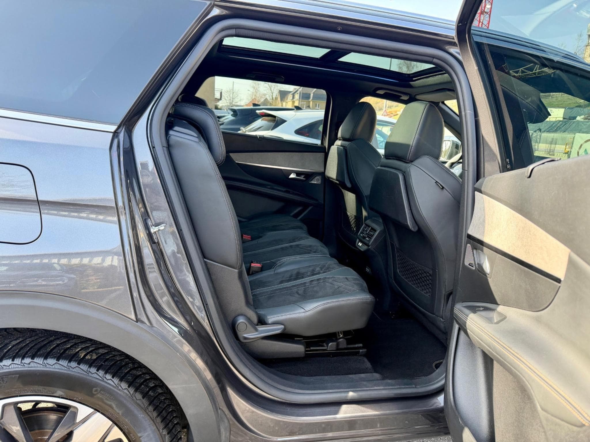 Peugeot 5008 2.0 BlueHDi 177 EAT8 GT-Line 7 pl PANO/360°/ACC (2021) - Photo 10