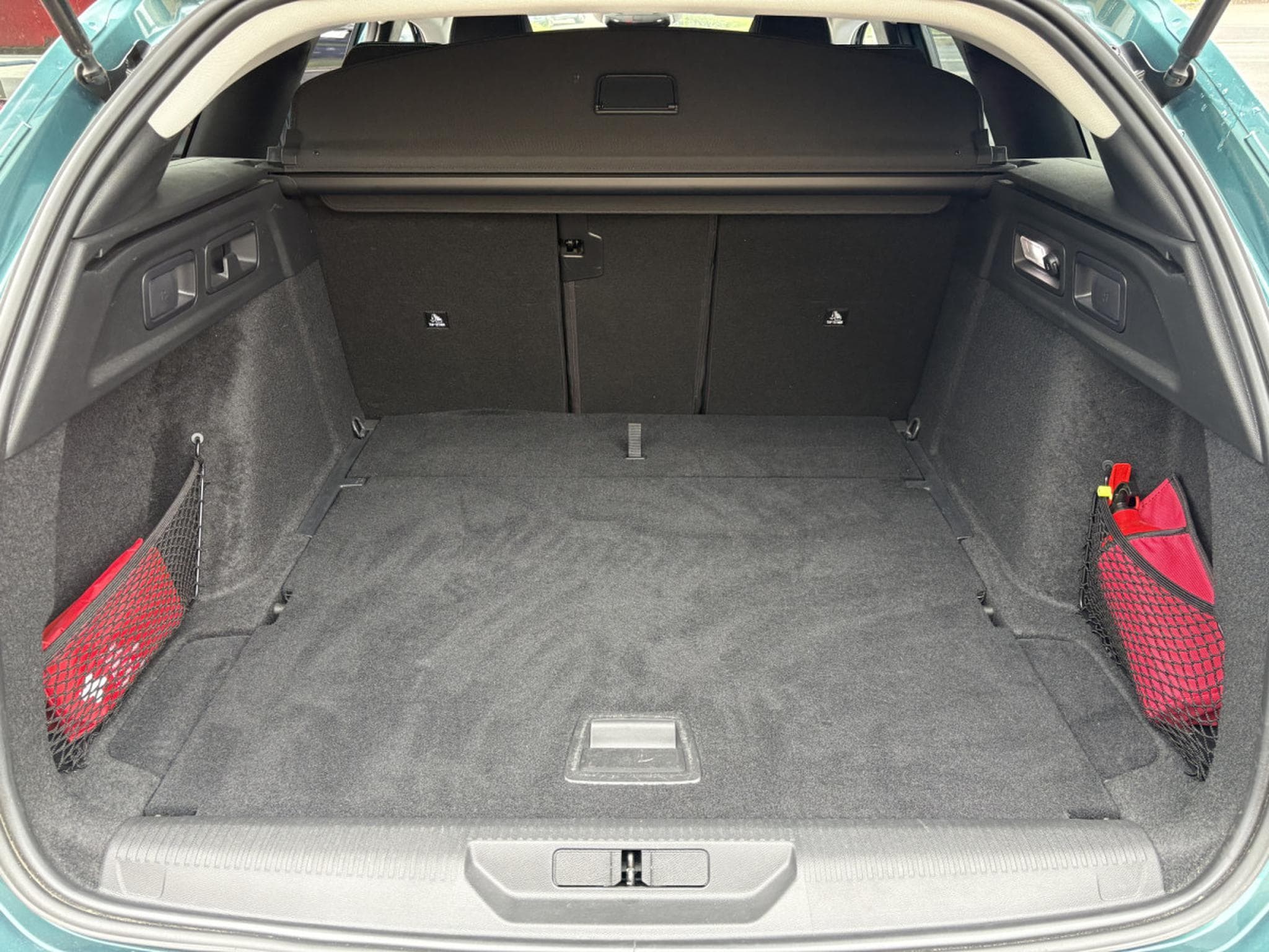 Peugeot 308 SW ALLURE 1.2 PURETECH 96KW * GARANTIE 36 MOIS * (2024) - Photo 13