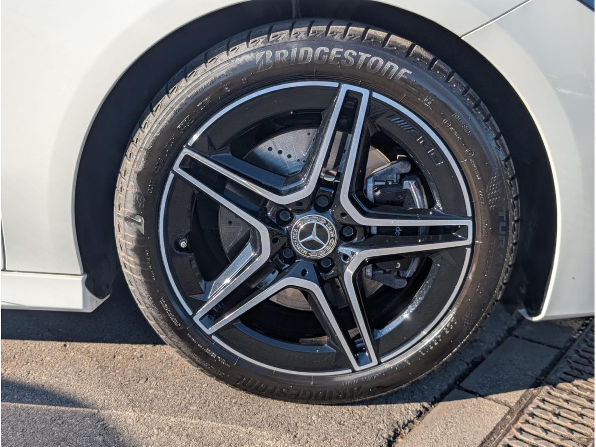 Mercedes CLA 200 Shooting Brake AMG LINE * CAMERA 360 * PANORAMA * 7G-DCT (2025) - Photo 21