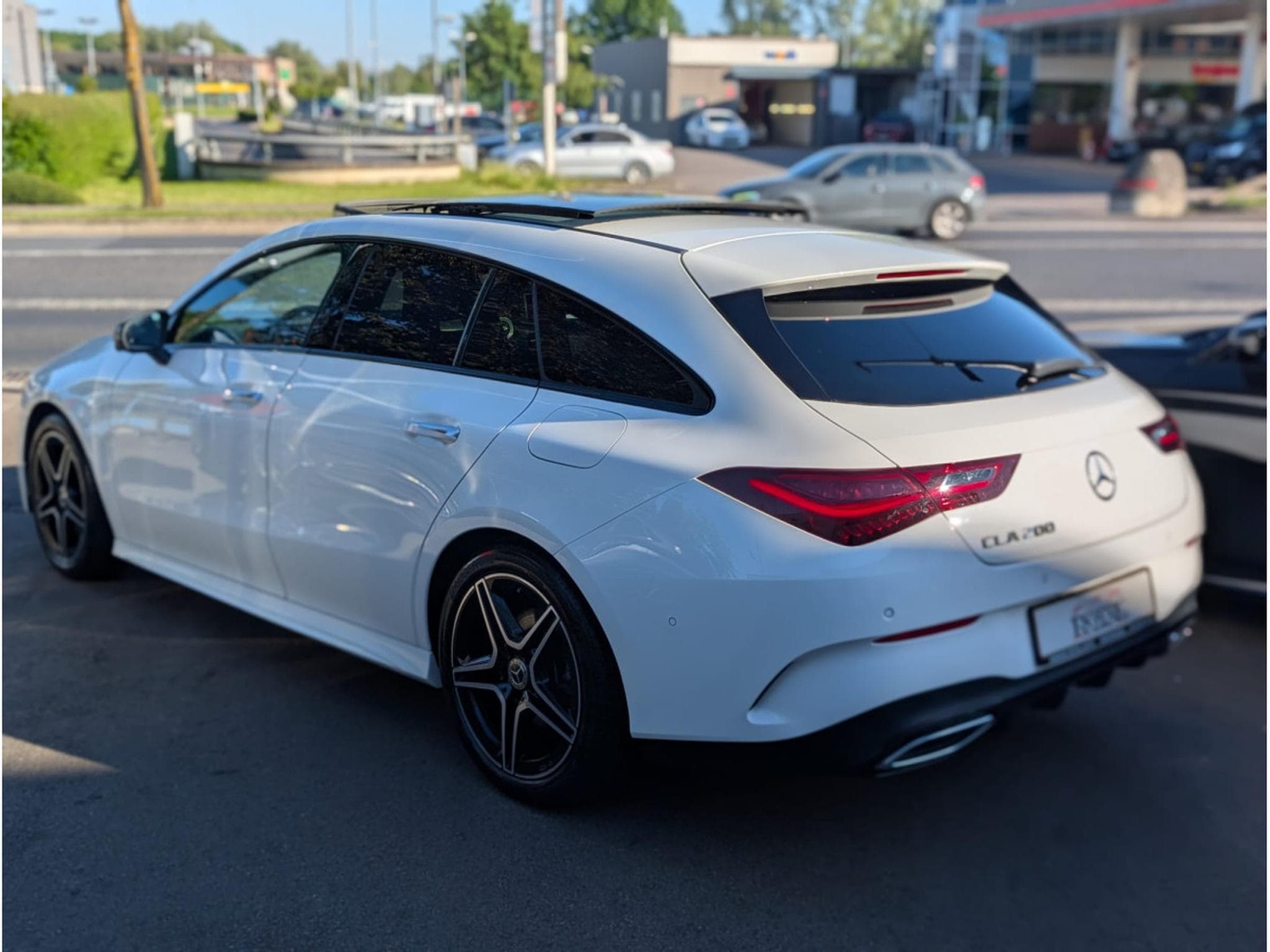 Mercedes CLA 200 Shooting Brake AMG LINE * CAMERA 360 * PANORAMA * 7G-DCT (2025) - Photo 5