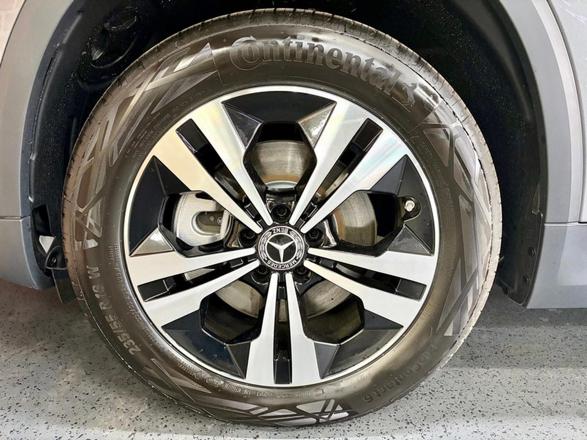 Mercedes GLA 250 GLA 250e 1.3 Hyb-Ess 218cv Auto PROGRESSIVE-LINE (2025) - Photo 3