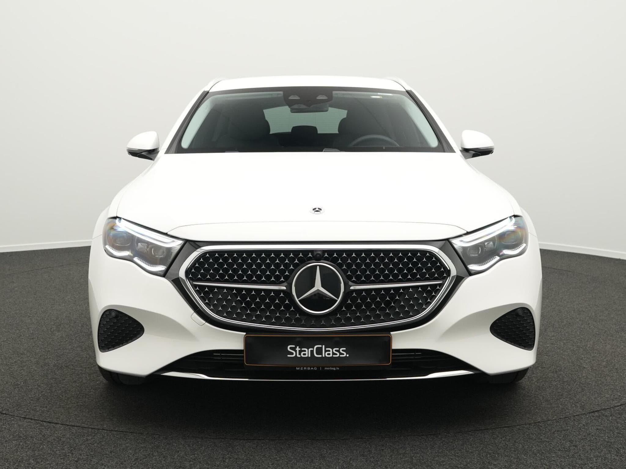 Mercedes E 200 T-Modell Digital+AHK+360°+Memo+Apple (2025) - Photo 2