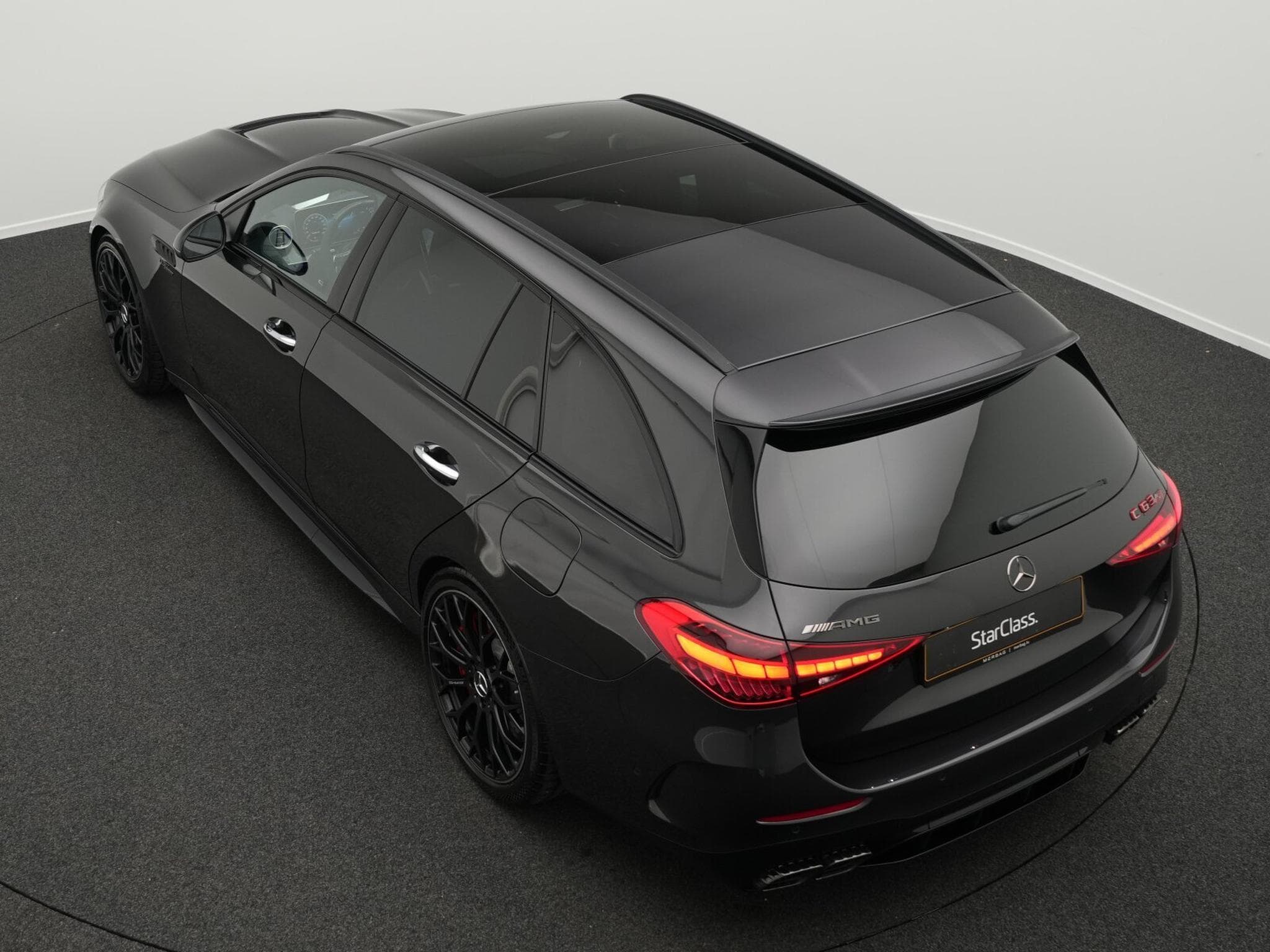 Mercedes C 63 AMG S E Perf. T. Pano+360°+Night+Memo+Burm (2025) - Photo 11