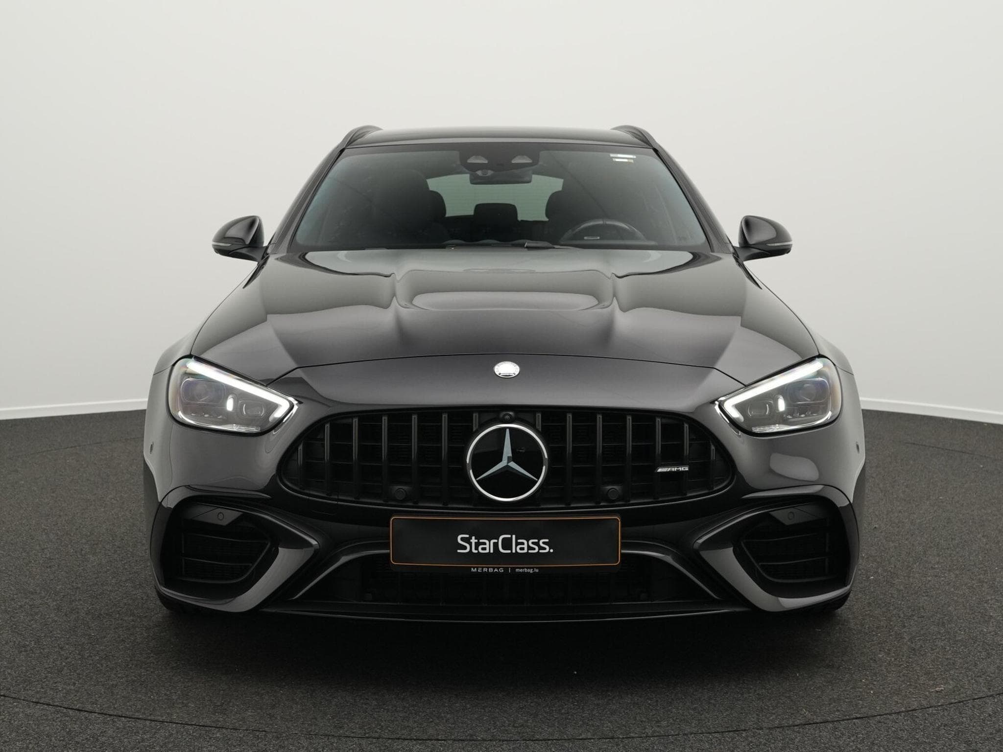 Mercedes C 63 AMG S E Perf. T. Pano+360°+Night+Memo+Burm (2025) - Photo 2