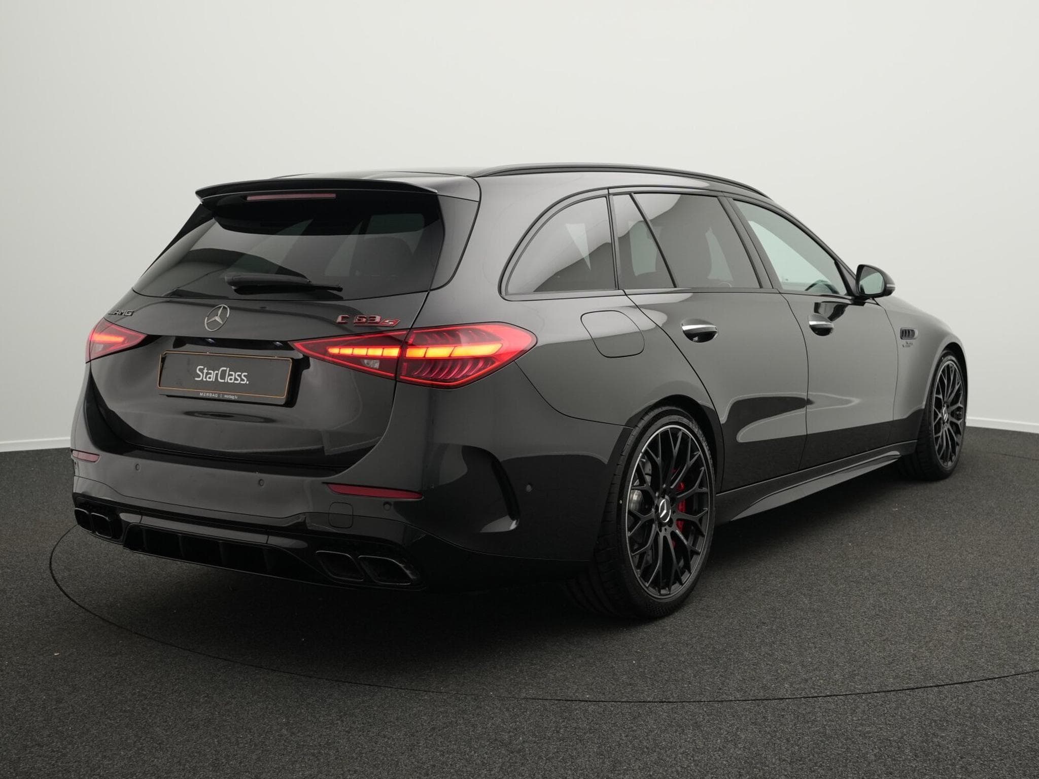 Mercedes C 63 AMG S E Perf. T. Pano+360°+Night+Memo+Burm (2025) - Photo 3