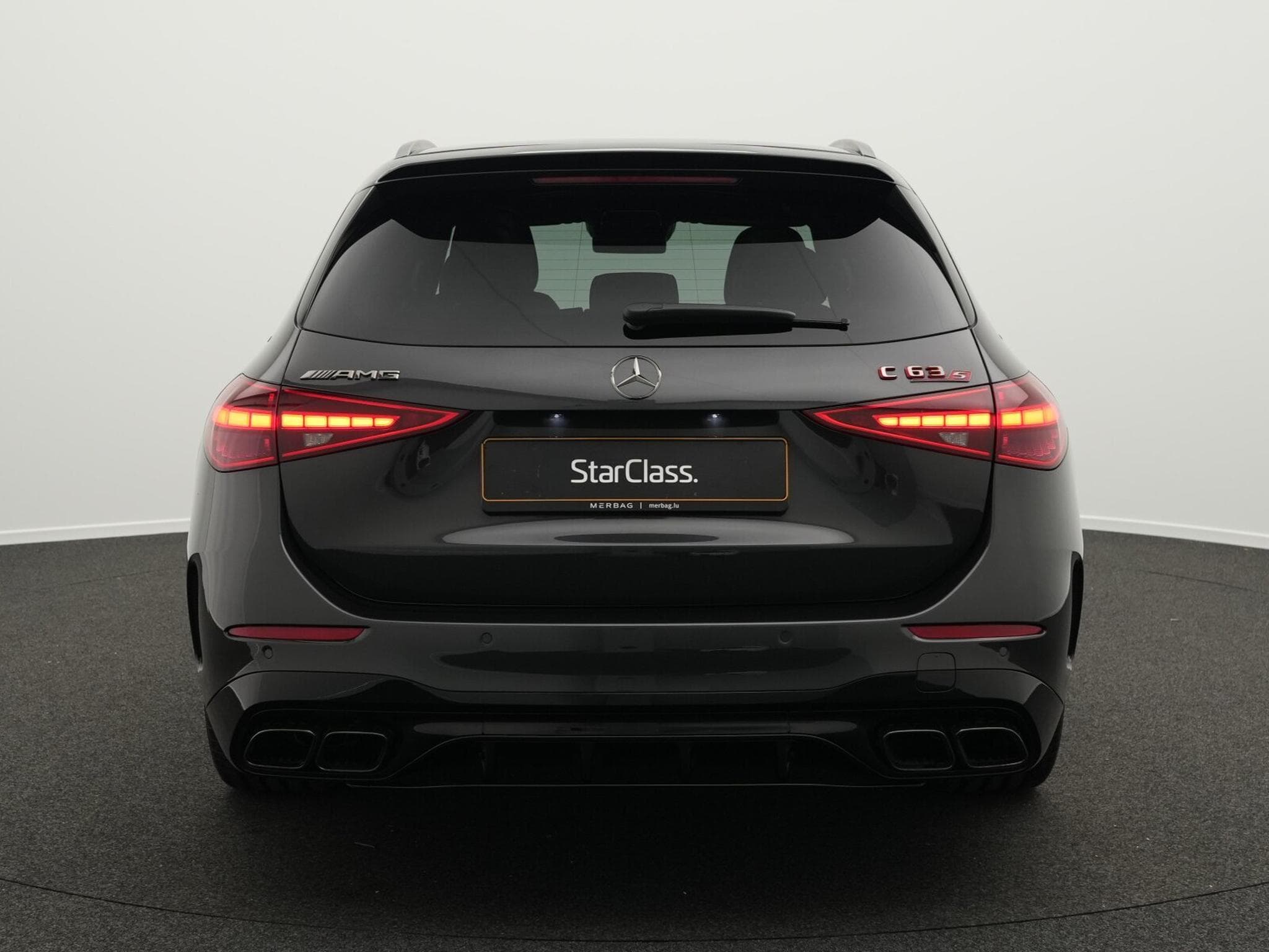 Mercedes C 63 AMG S E Perf. T. Pano+360°+Night+Memo+Burm (2025) - Photo 4
