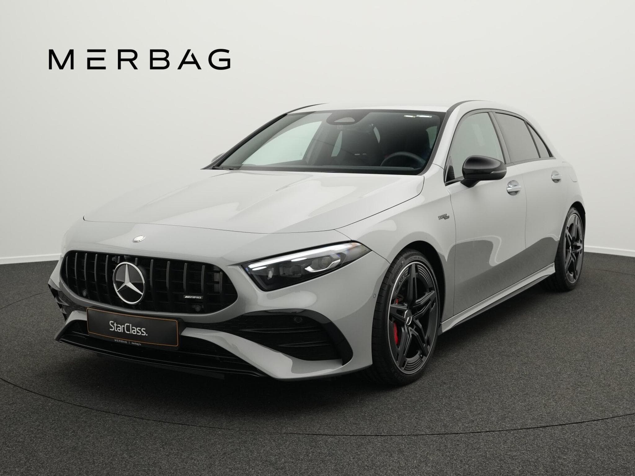Mercedes A 35 AMG 4MATIC Multi+Kamera+Night+19" (2025) - Photo 1
