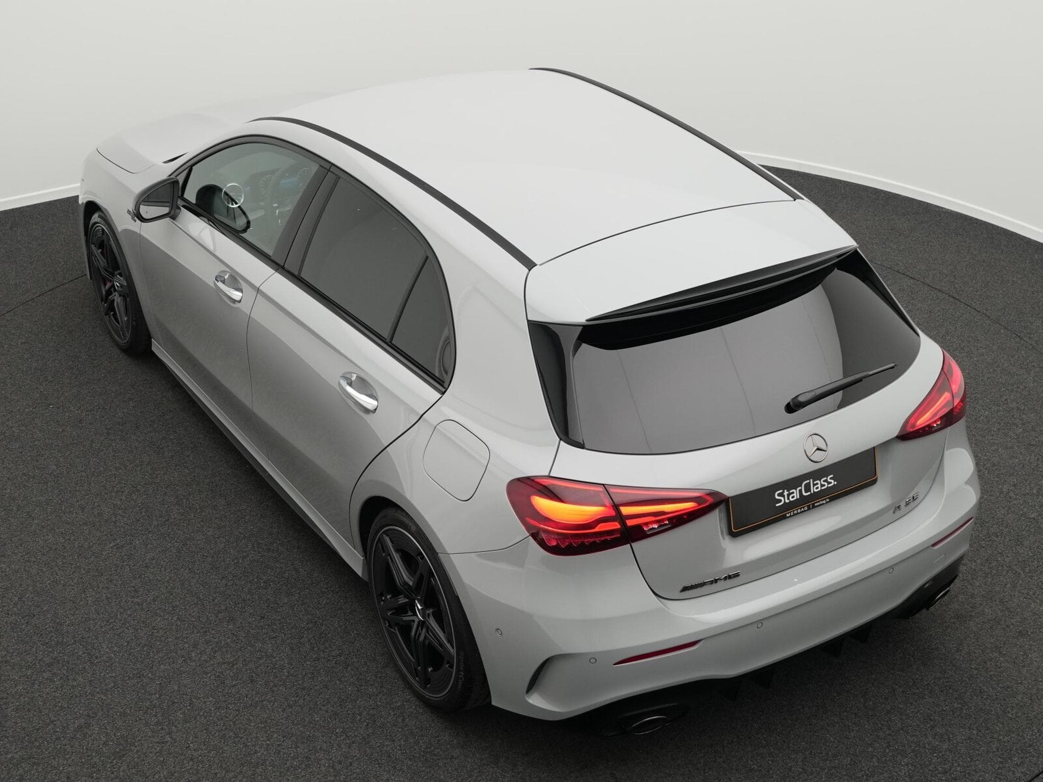 Mercedes A 35 AMG 4MATIC Multi+Kamera+Night+19" (2025) - Photo 11