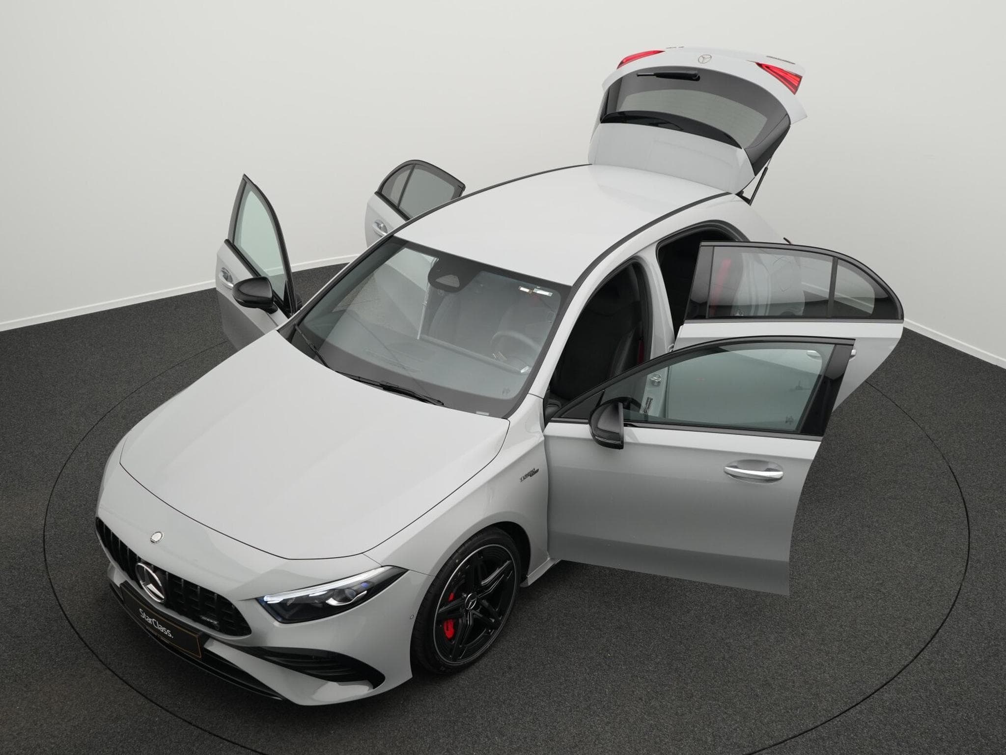 Mercedes A 35 AMG 4MATIC Multi+Kamera+Night+19" (2025) - Photo 12