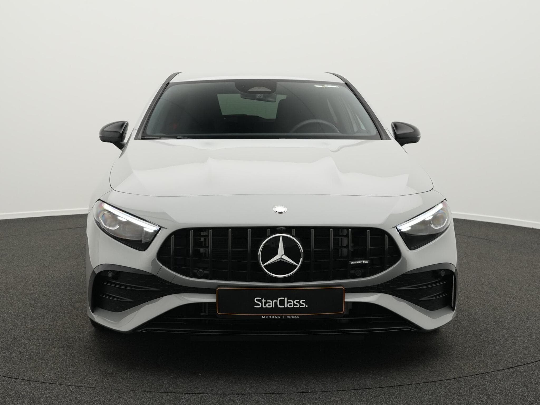 Mercedes A 35 AMG 4MATIC Multi+Kamera+Night+19" (2025) - Photo 2