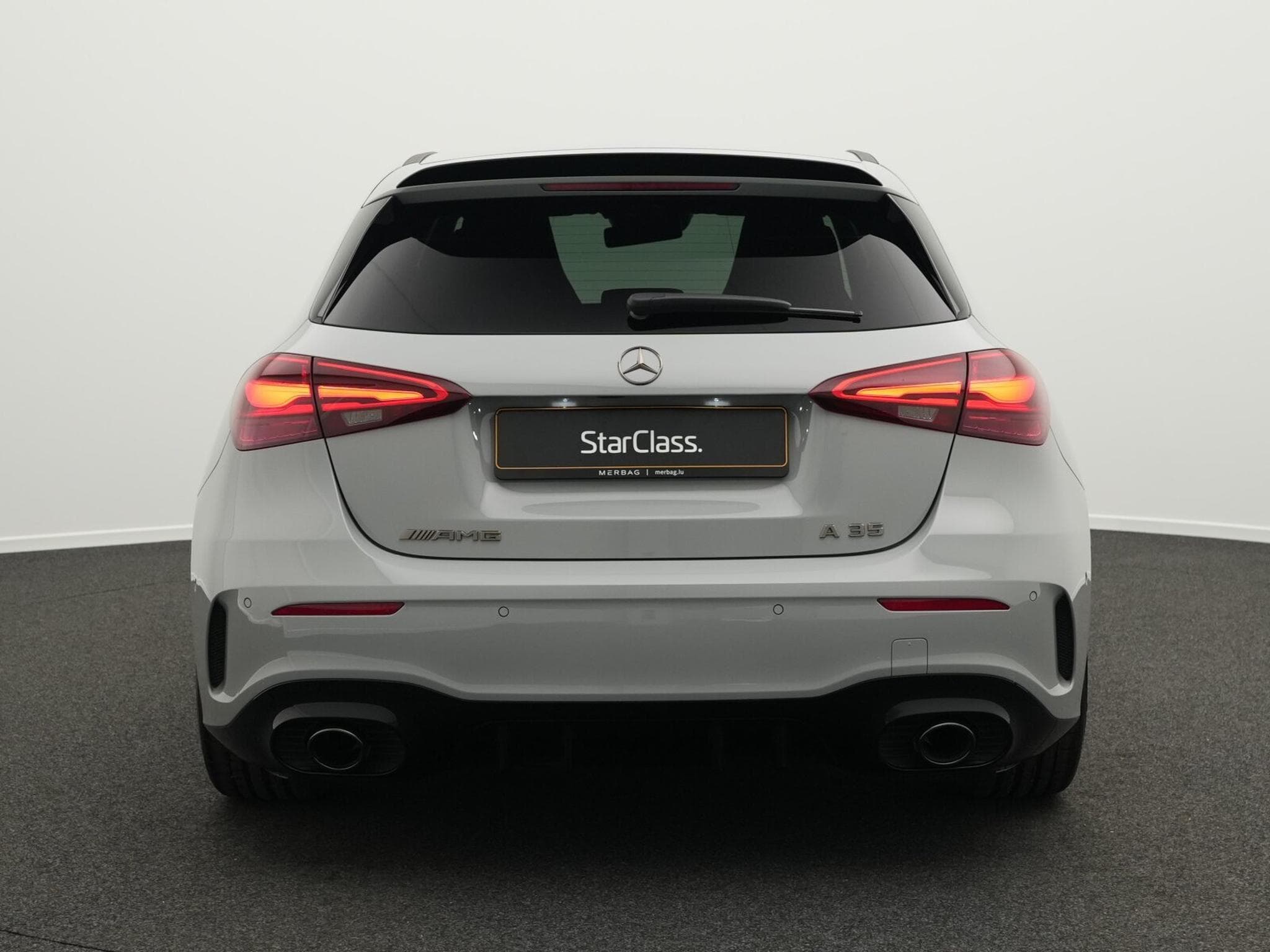 Mercedes A 35 AMG 4MATIC Multi+Kamera+Night+19" (2025) - Photo 4
