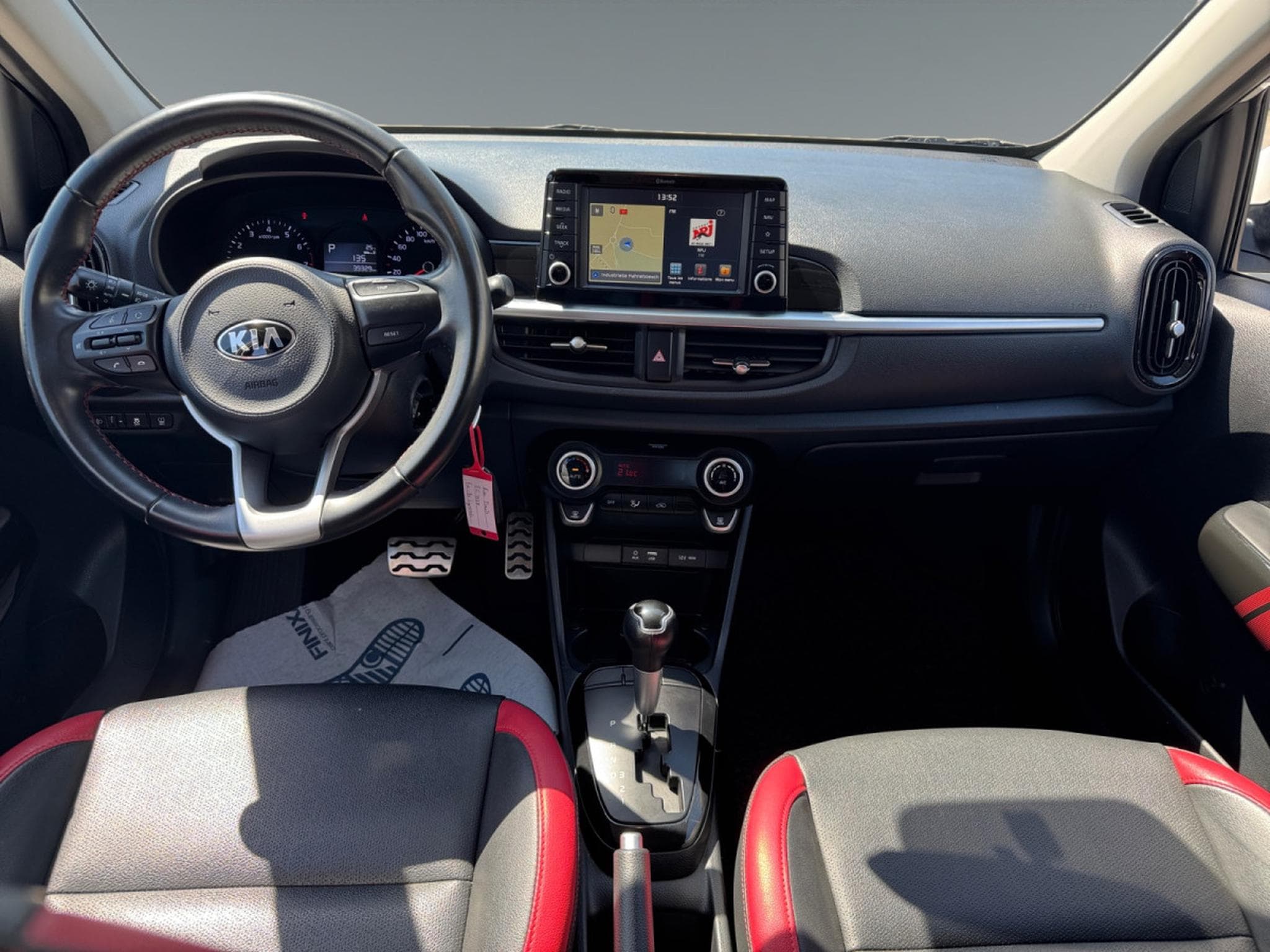 Kia Picanto GT Line 1.2 AT (2018) - Photo 12