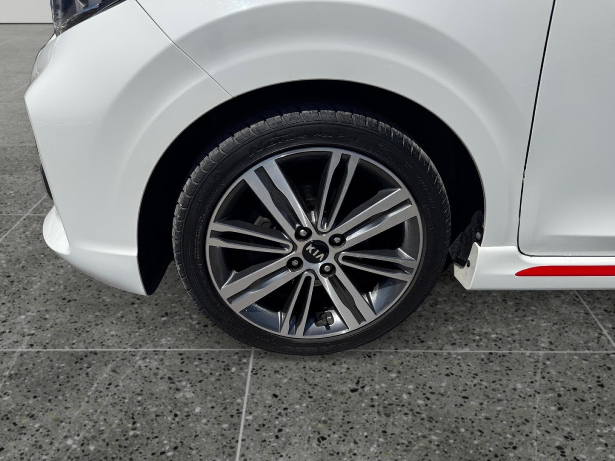 Kia Picanto GT Line 1.2 AT (2018) - Photo 9