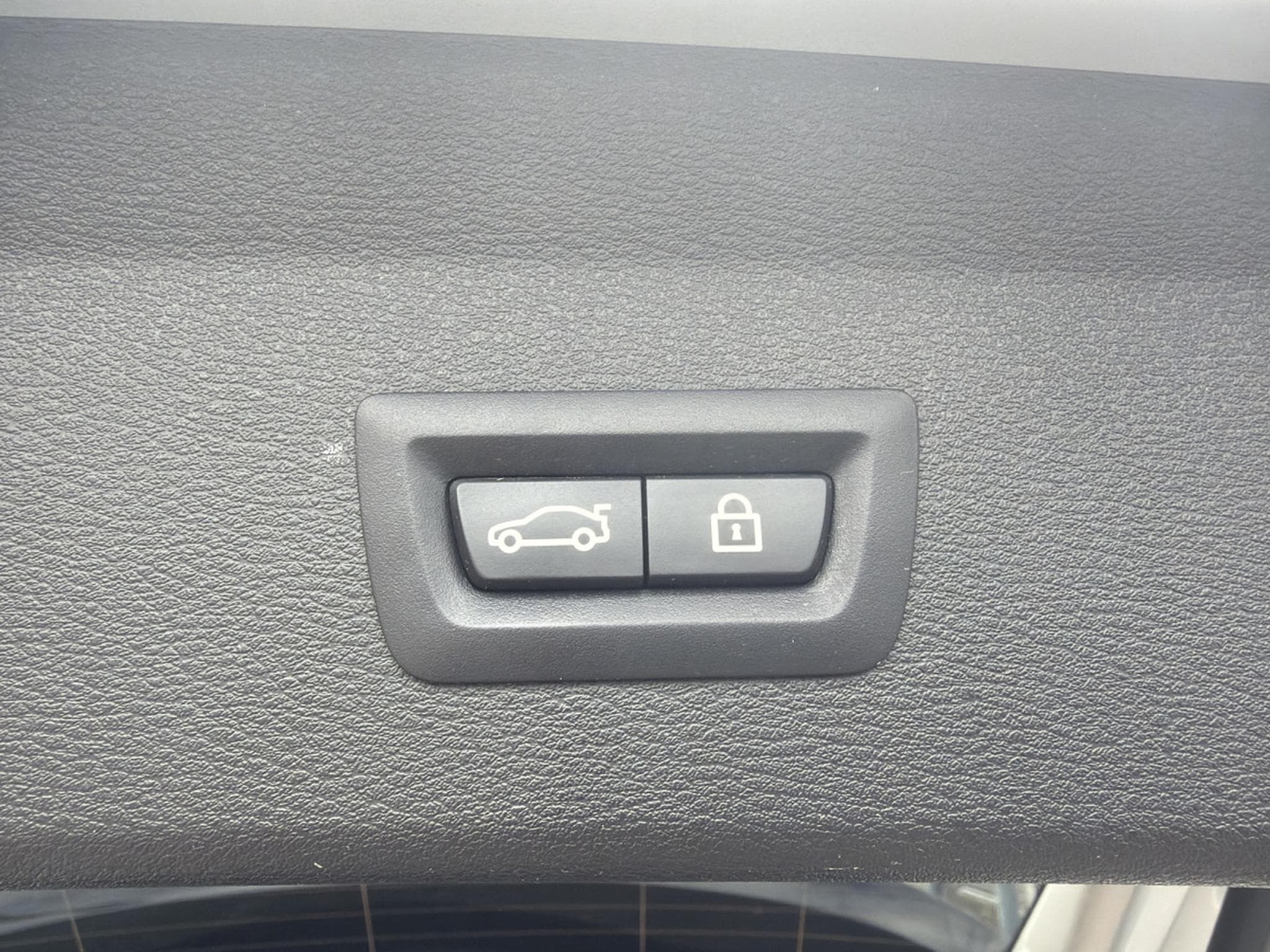 BMW X1 XDRIVE 20i AUTO (2018) - Photo 10