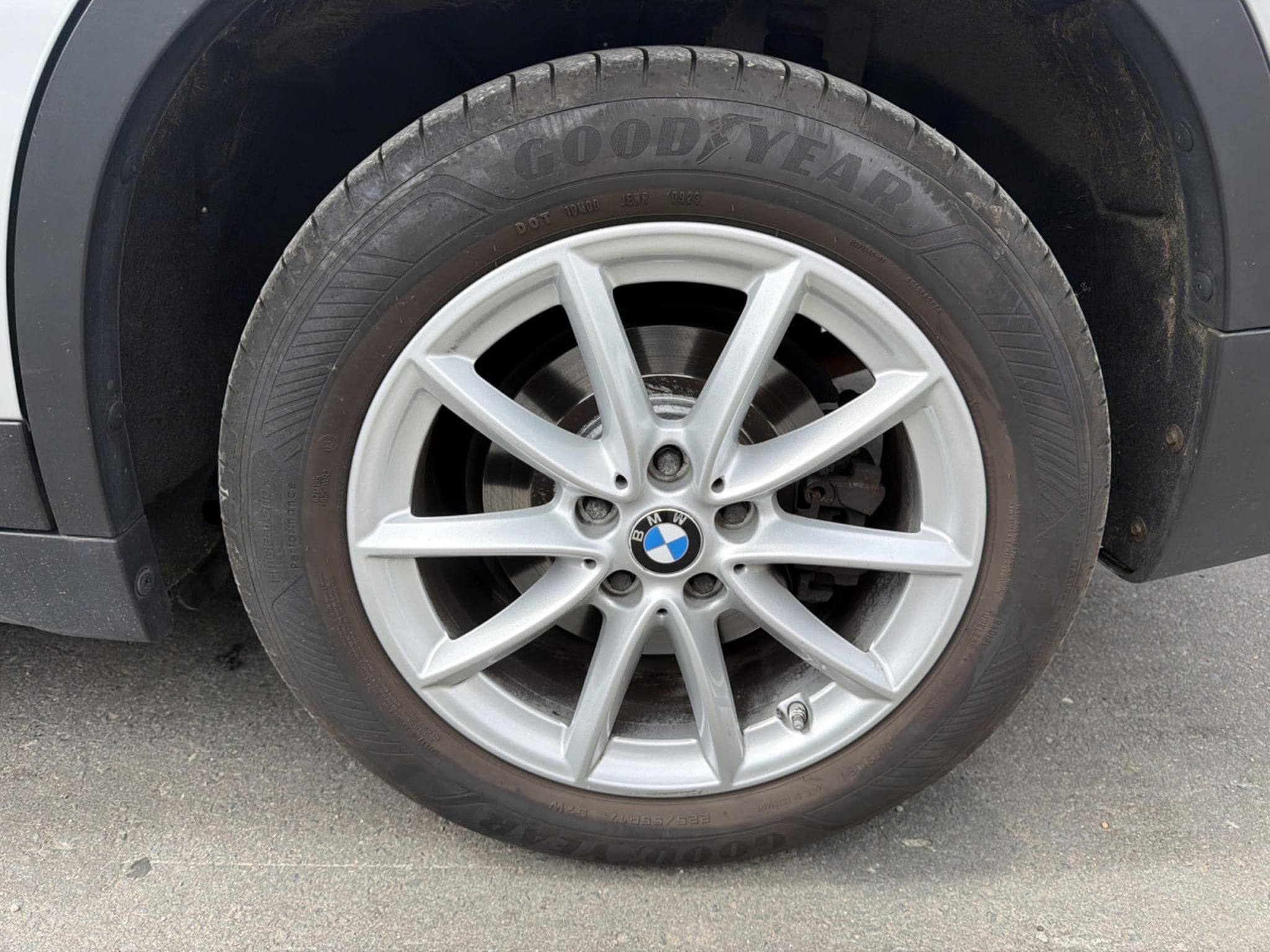 BMW X1 XDRIVE 20i AUTO (2018) - Photo 5