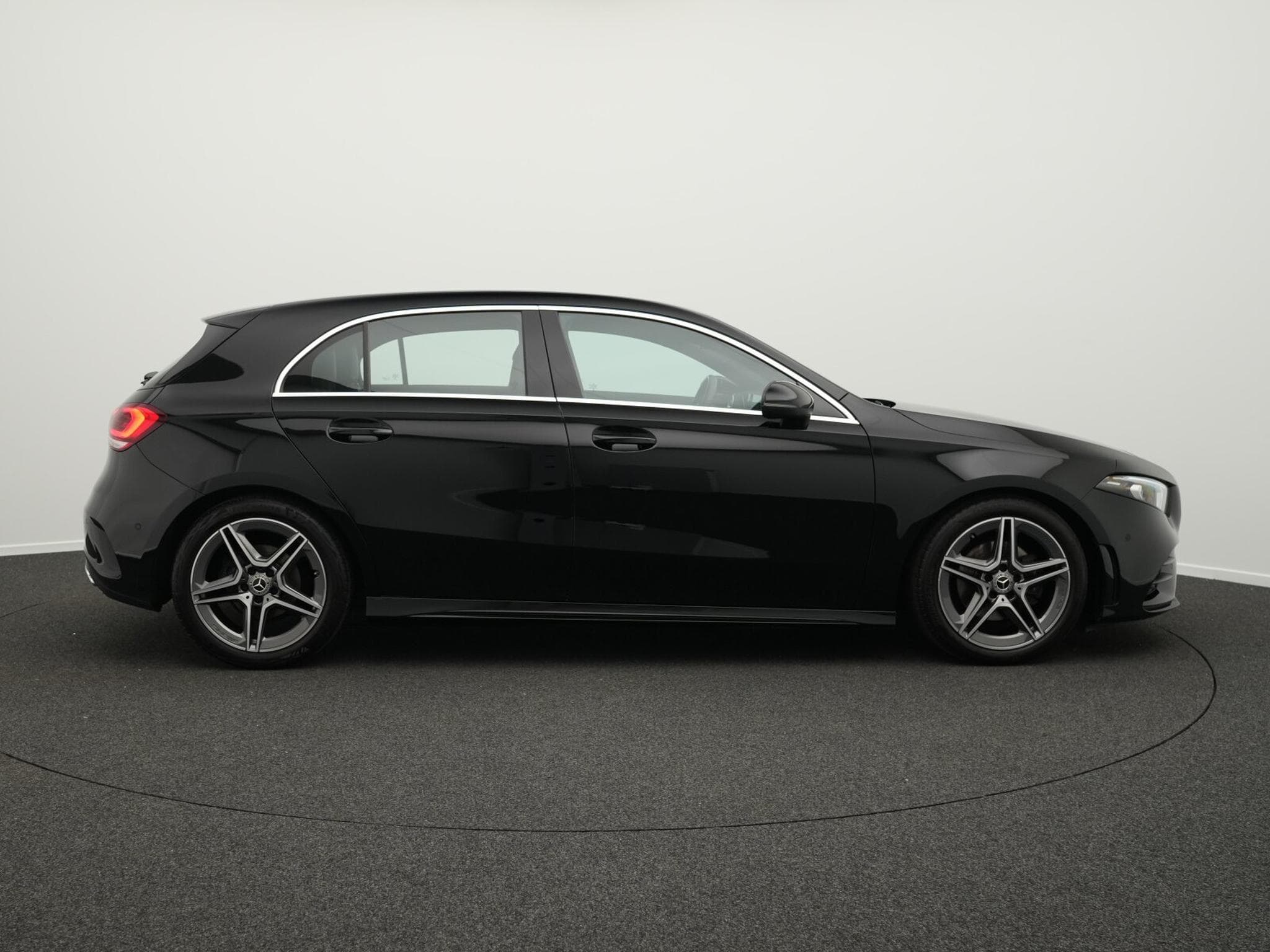 Mercedes A 160 AMG-Line LED+Kamera+MBUX (2022) - Photo 5