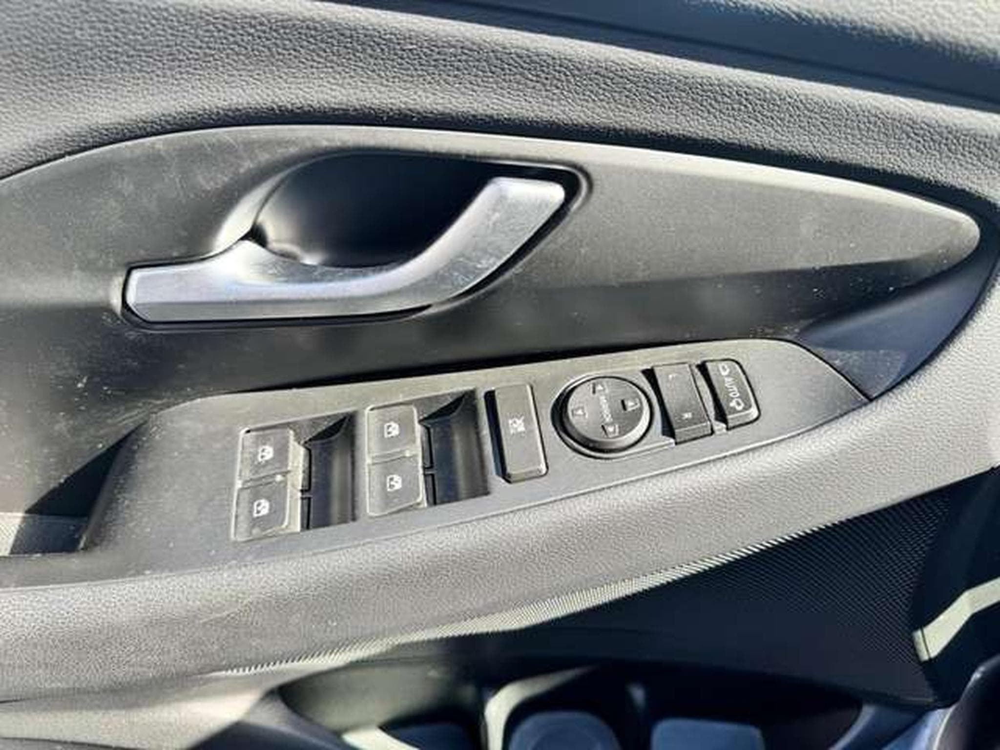 Hyundai i30 1er main / jusqu'à 48 mois de garantie (2019) - Photo 9
