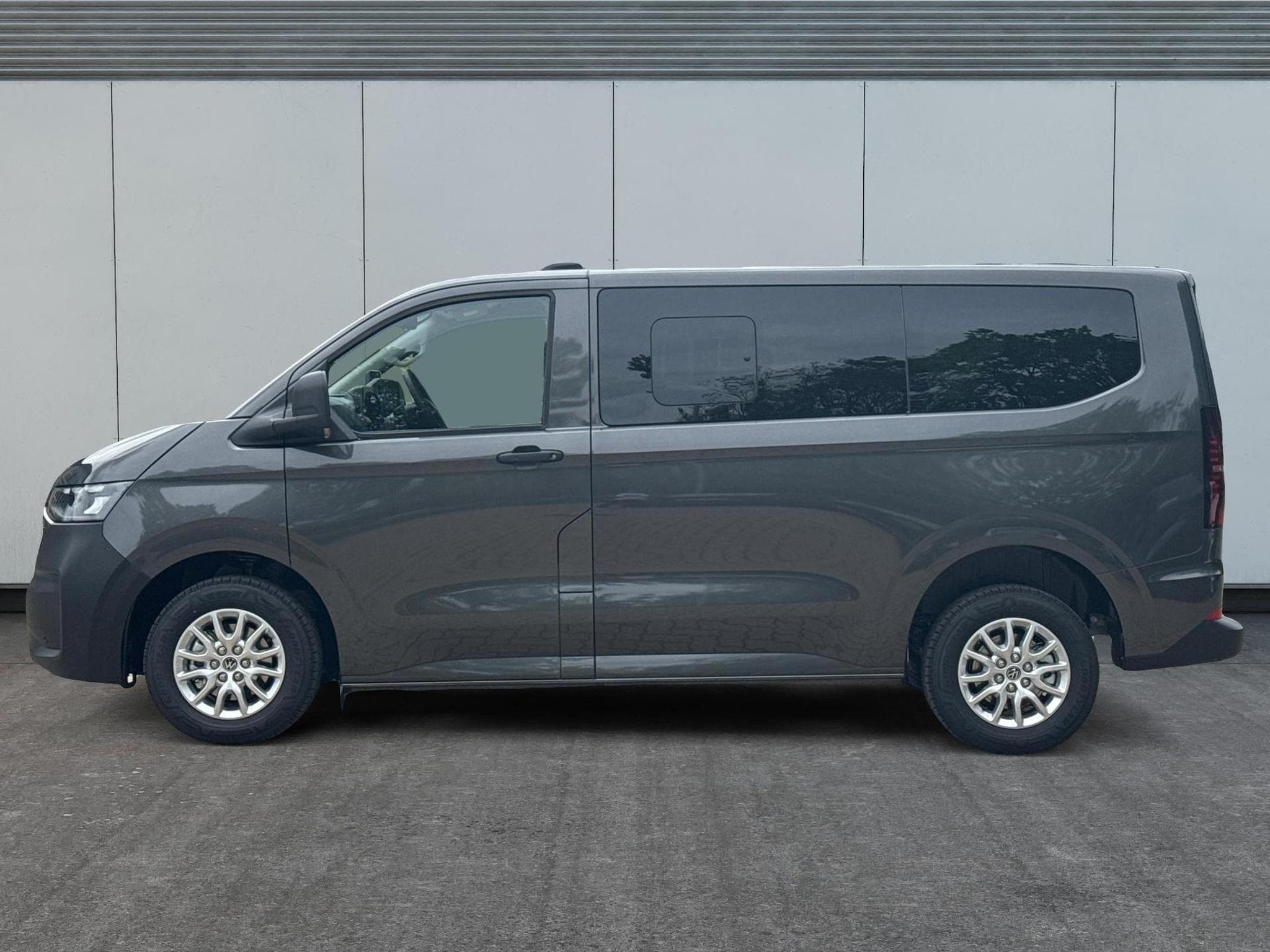 VW T7 Basis (2026) - Photo 2