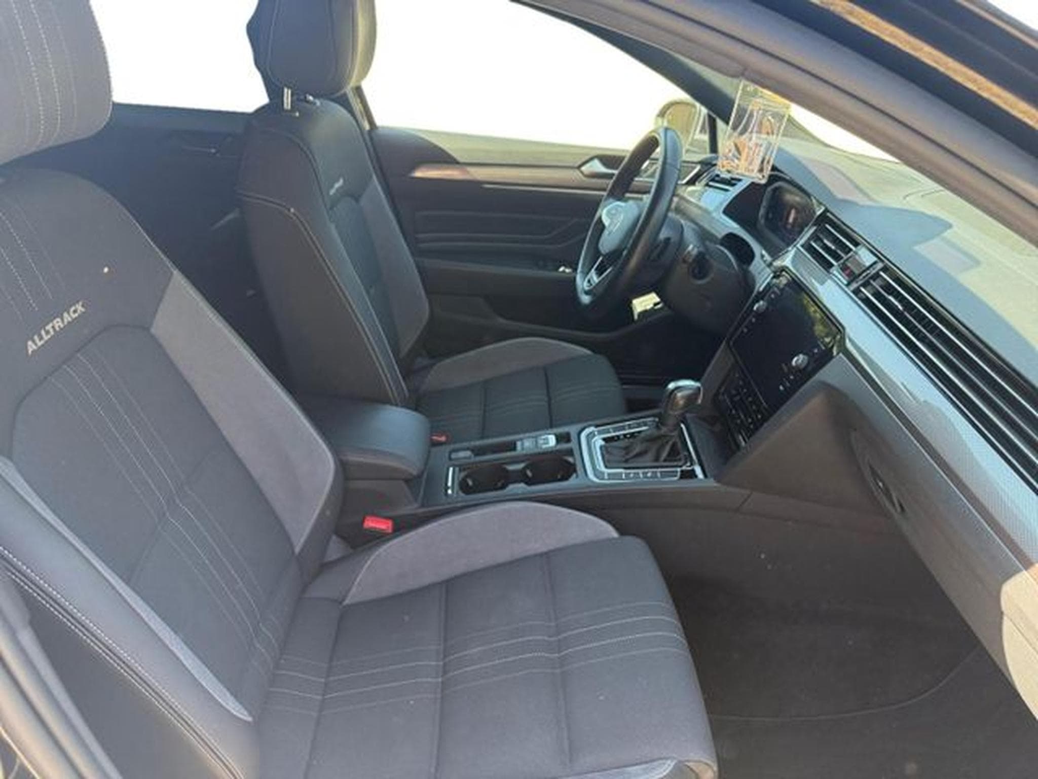 VW Passat Passat Variant Alltrack 4Motion, AHK, ACC, HuD (2022) - Photo 14