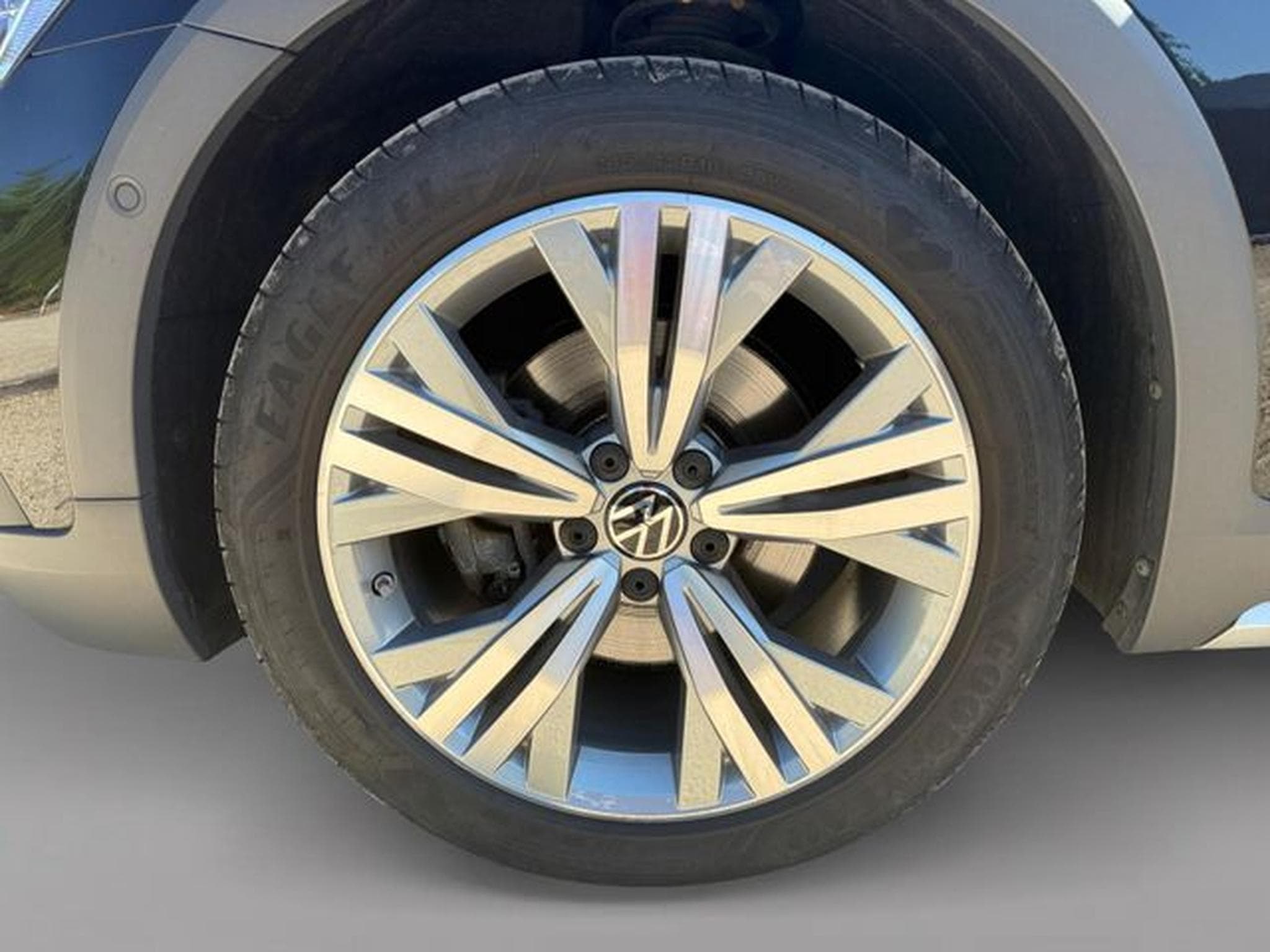 VW Passat Passat Variant Alltrack 4Motion, AHK, ACC, HuD (2022) - Photo 16