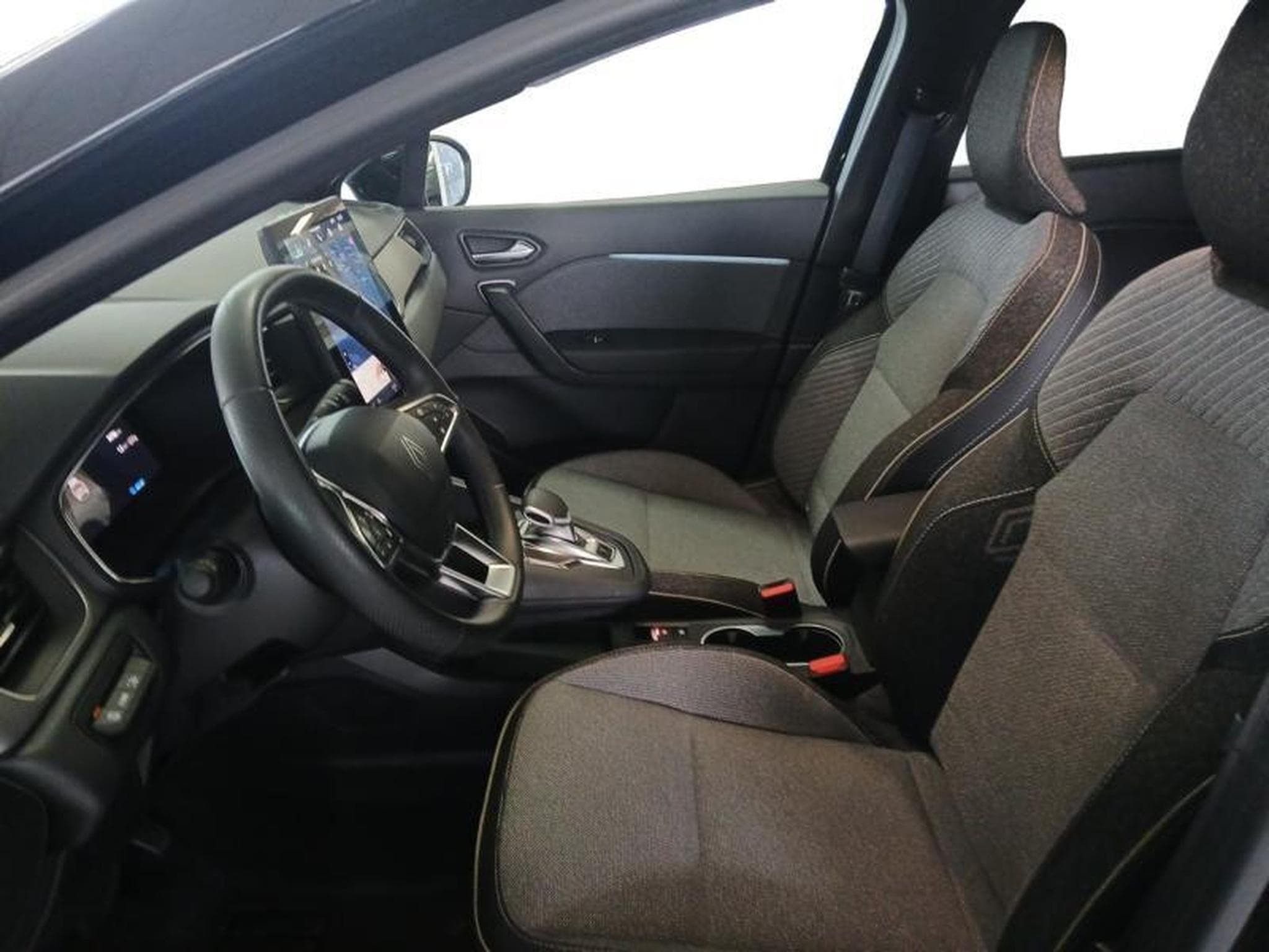 Renault Symbioz 1.6 Tce E-TECH Hybrid TeChno EDC (2025) - Photo 8