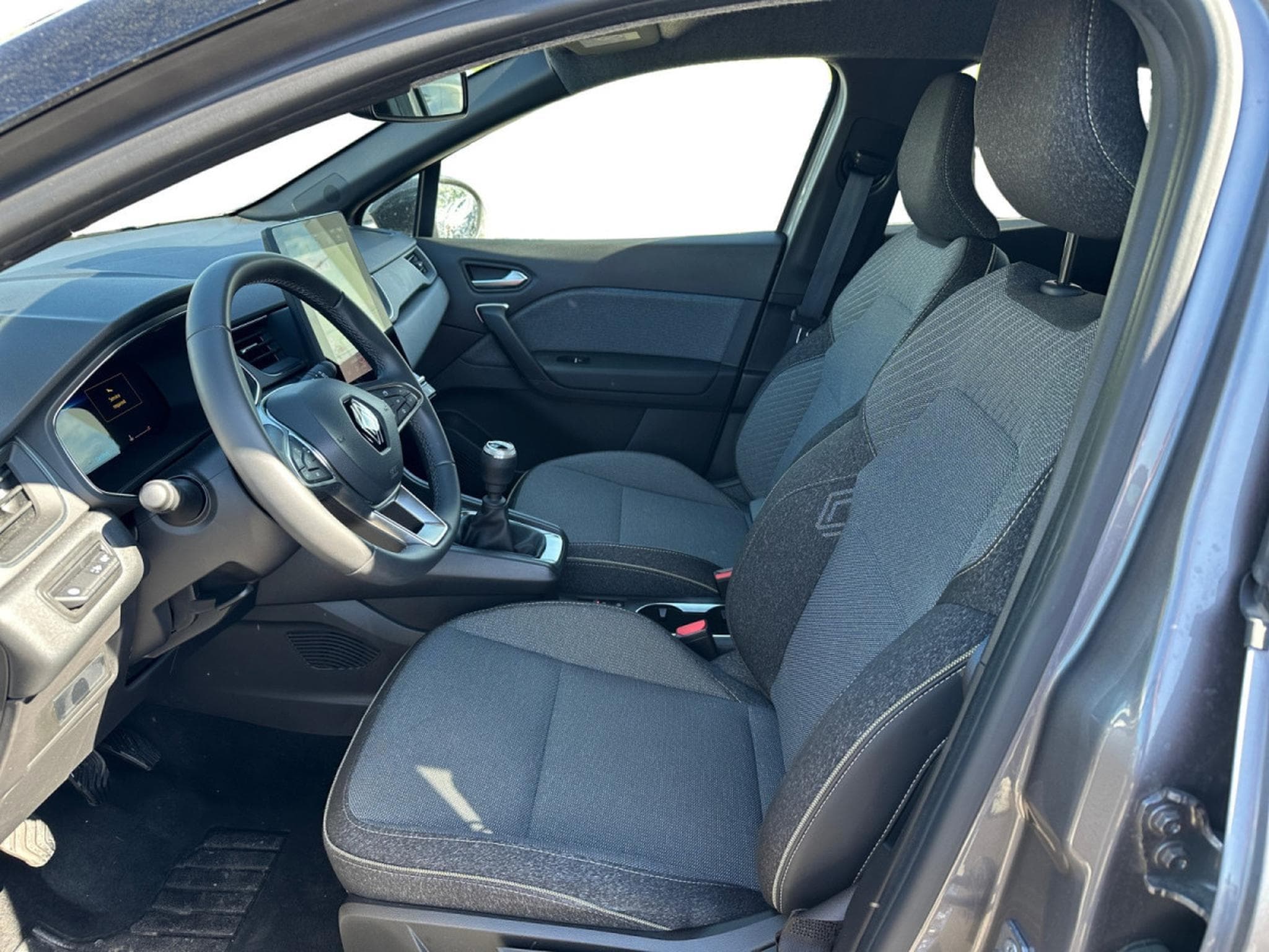 Renault Captur 1.0 Tce Techno (2025) - Photo 7