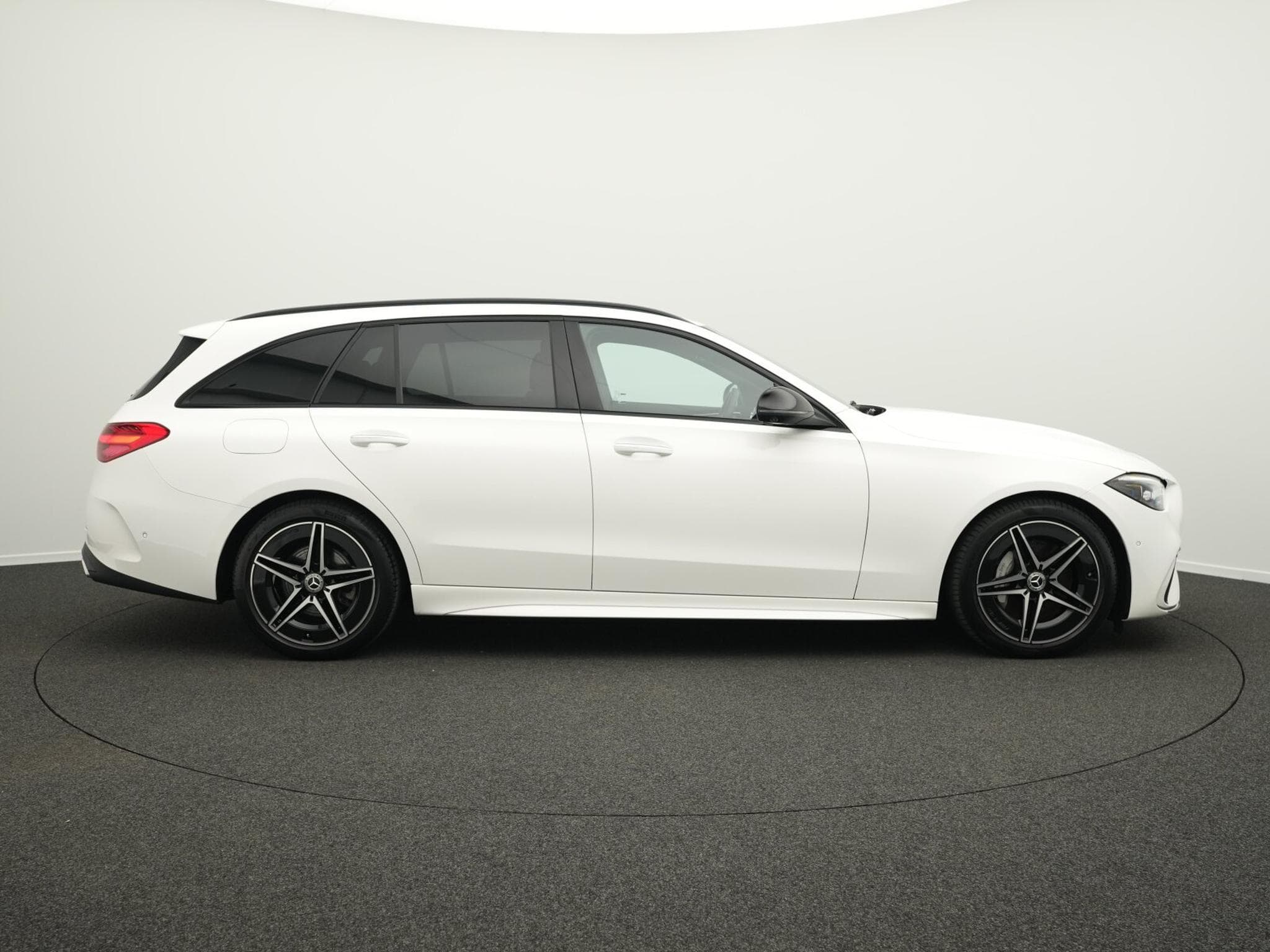 Mercedes C 300 d T AMG-Line Digital+360°+Night+Distr+18" (2025) - Photo 5