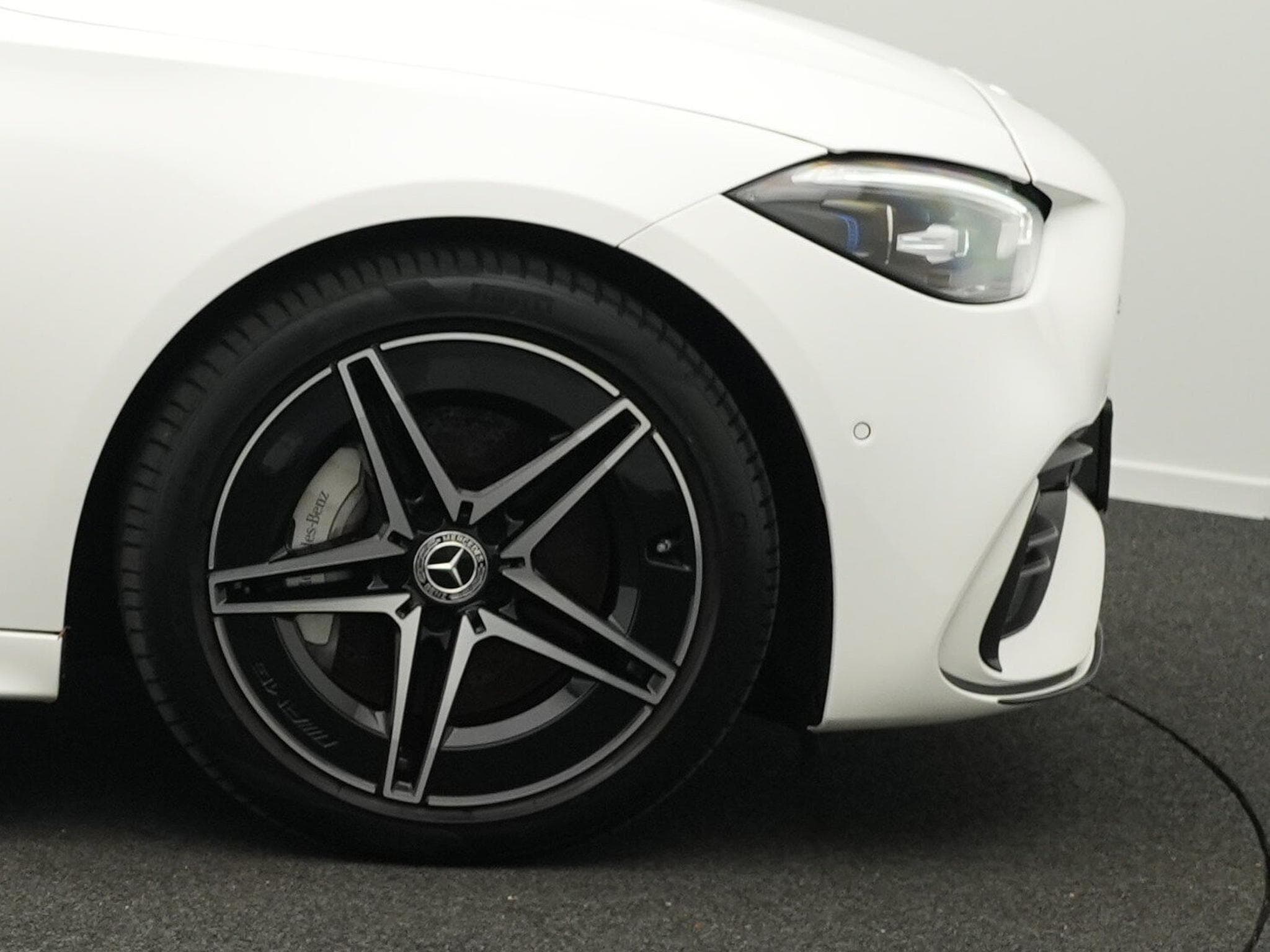 Mercedes C 300 d T AMG-Line Digital+360°+Night+Distr+18" (2025) - Photo 6