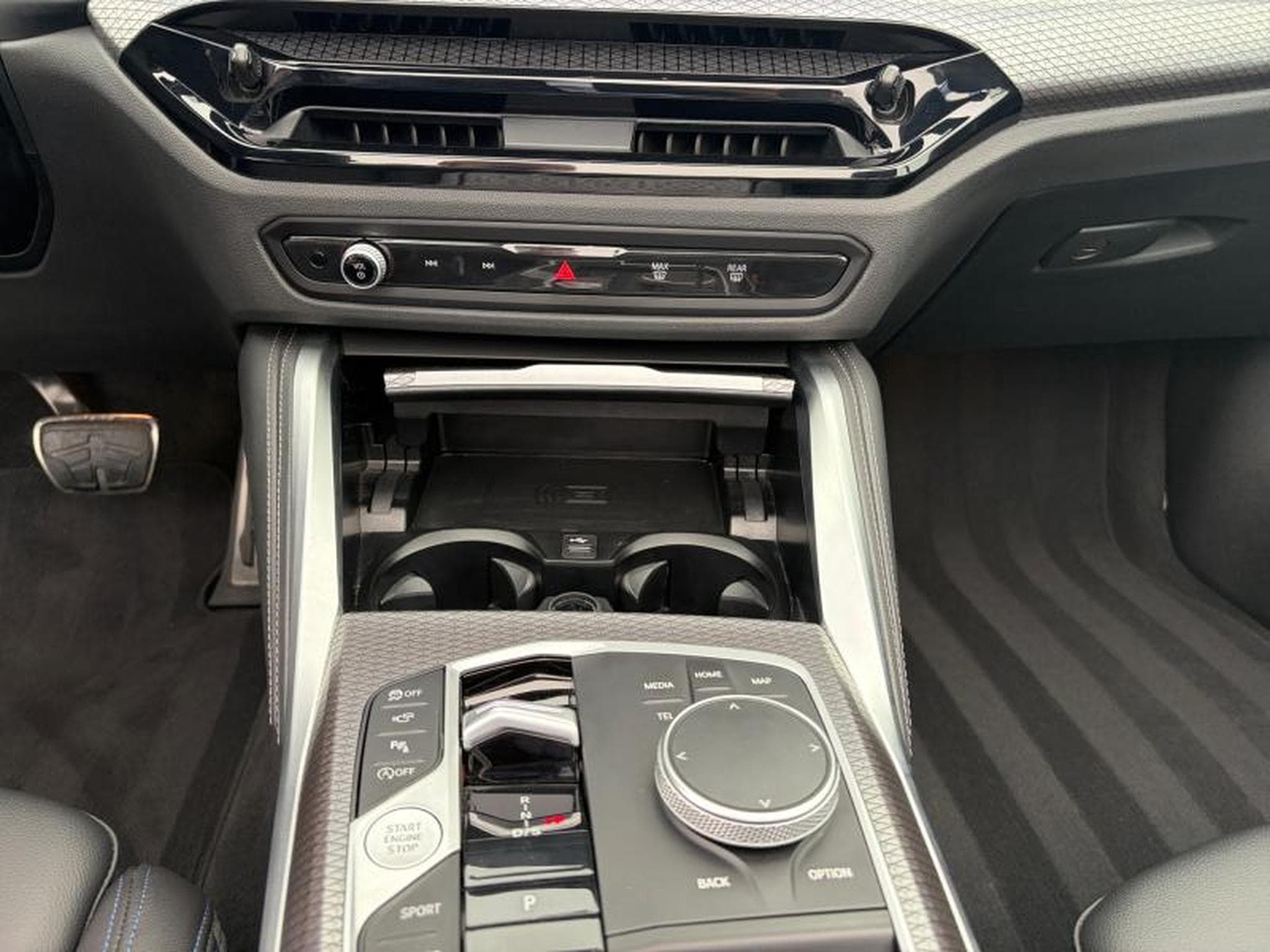BMW 420 420i Cabrio Kit M Sport (2025) - Photo 6