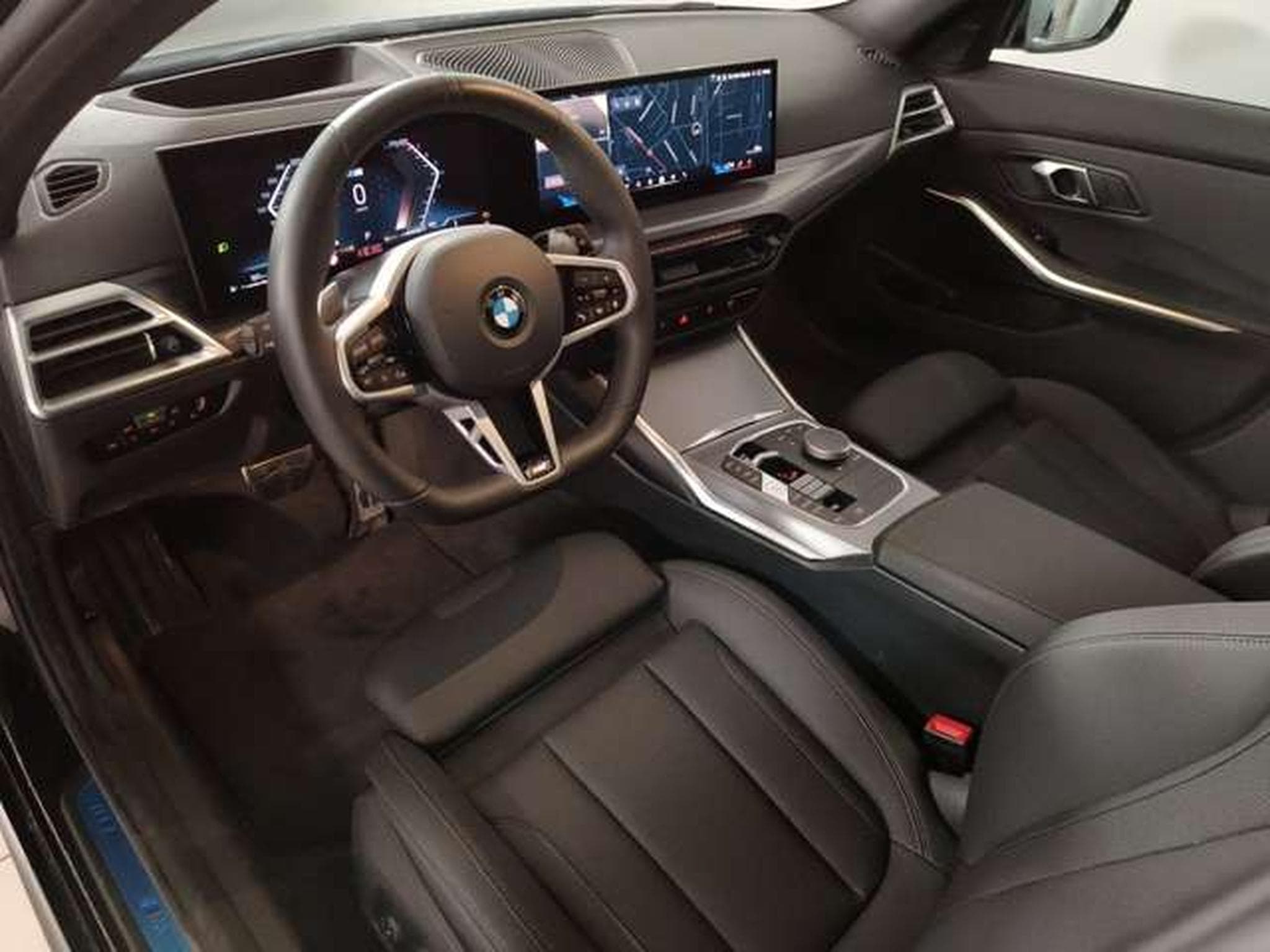 BMW 330 i xDrive Head-Up HiFi DAB LED (2025) - Photo 12