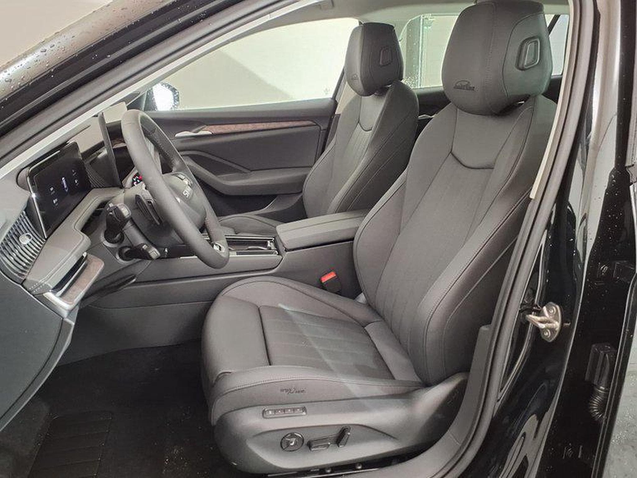 Skoda Superb L&K 2.0 TDI 7-Gang-DSG 4x4 (2026) - Photo 9