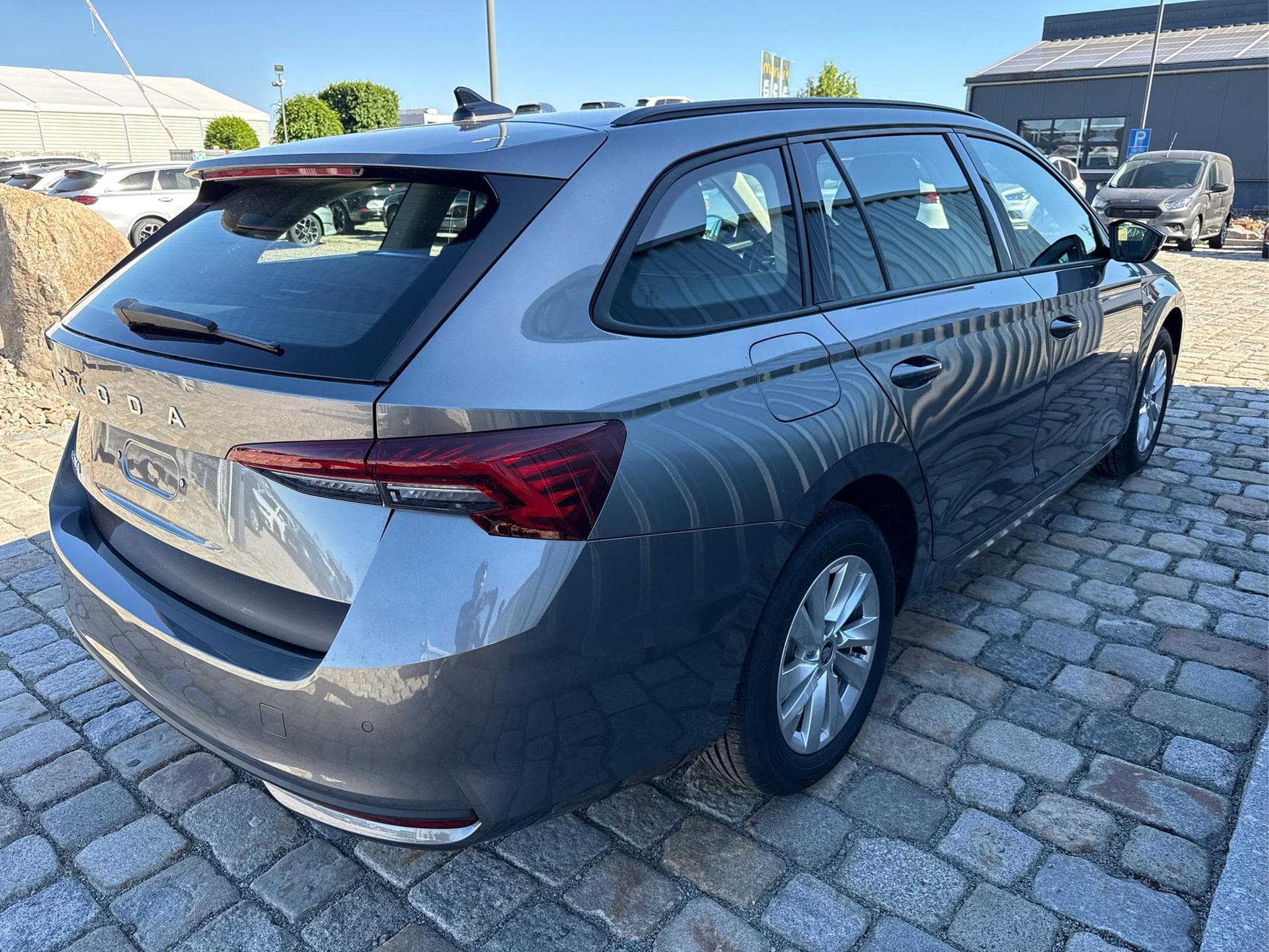 Skoda Octavia Selection 2,0 TDI (2026) - Photo 6