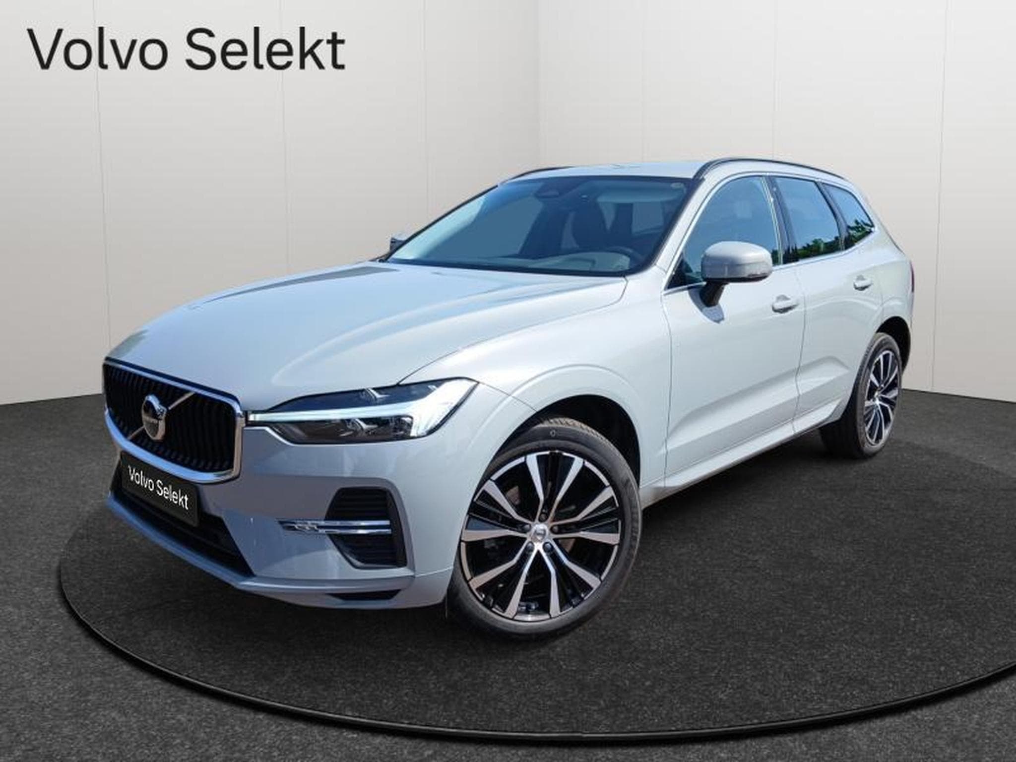 Volvo XC60 B5 Core / Essence (2025) - Photo 1