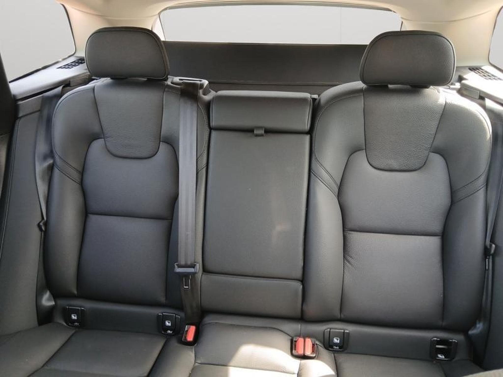 Volvo XC60 B5 Core / Essence (2025) - Photo 13