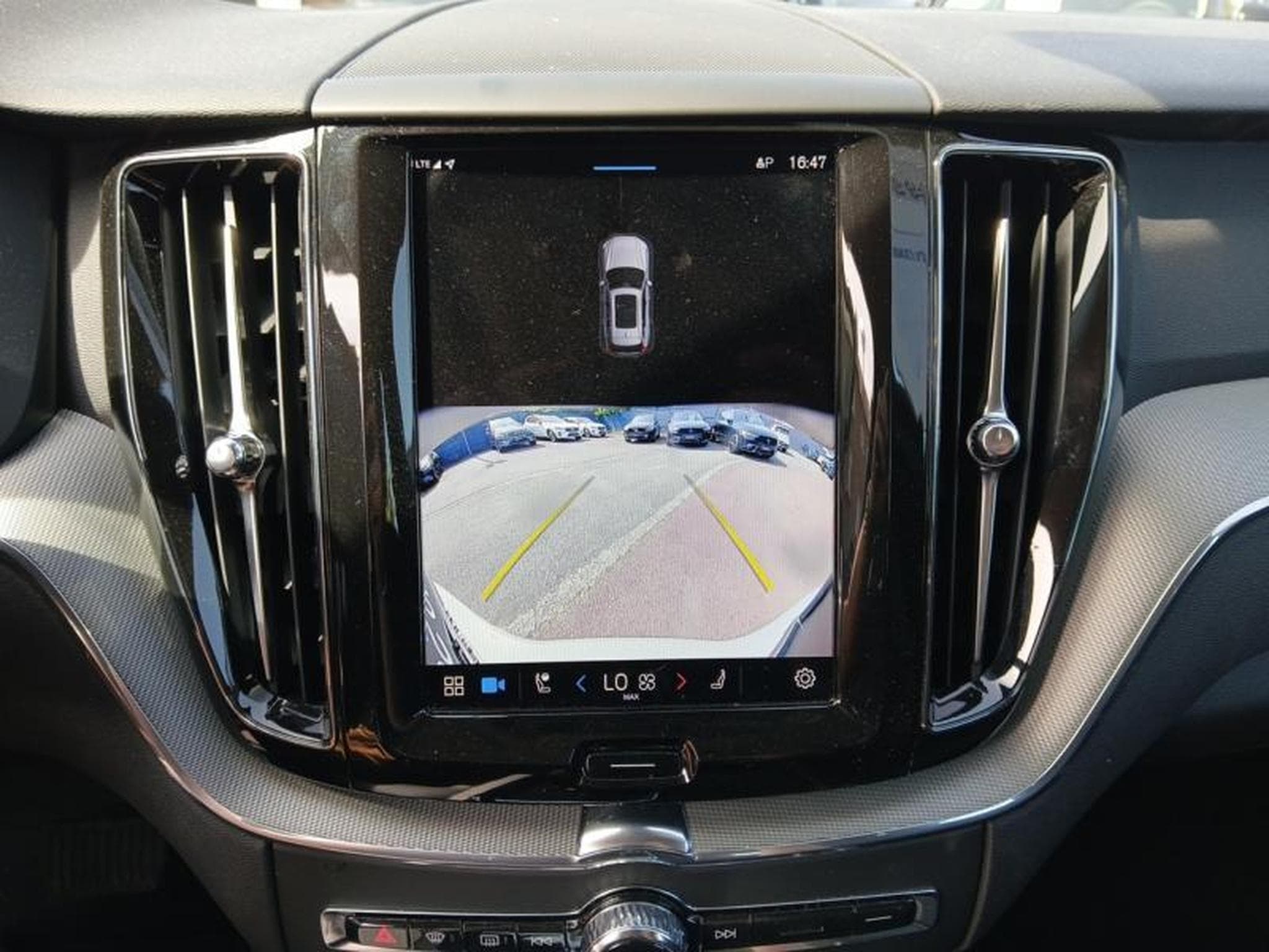 Volvo XC60 B5 Core / Essence (2025) - Photo 17