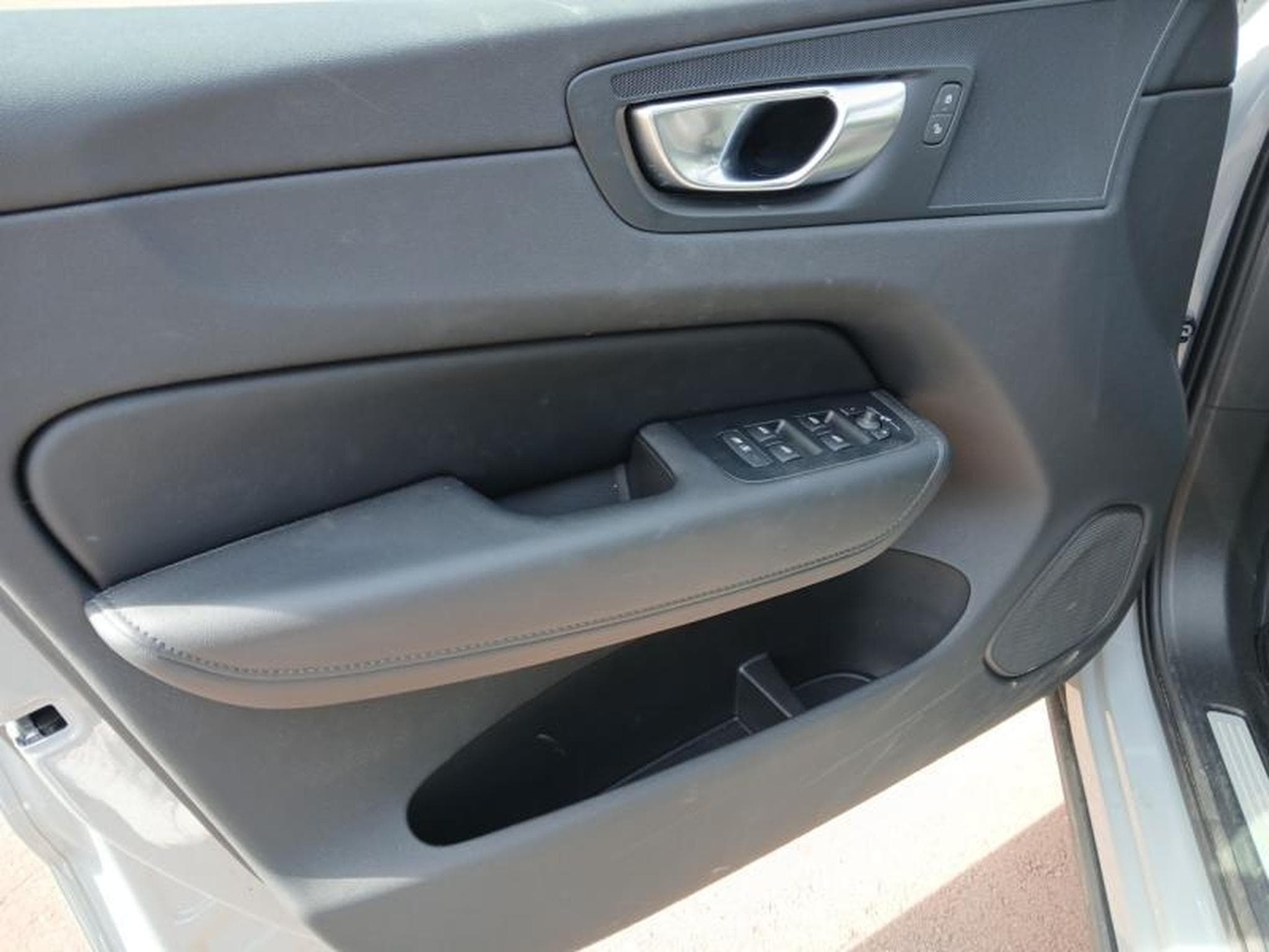 Volvo XC60 B5 Core / Essence (2025) - Photo 20