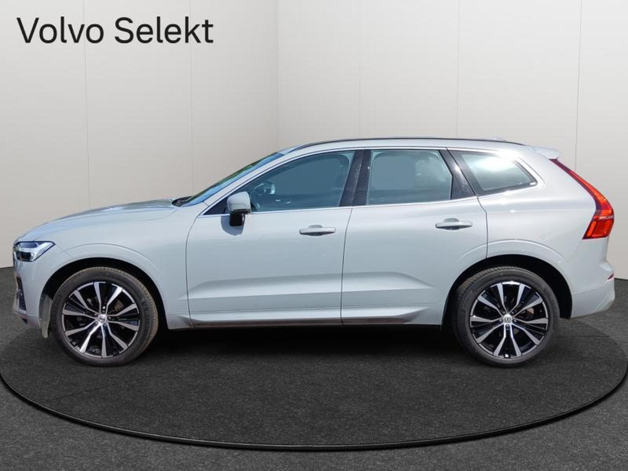 Volvo XC60 B5 Core / Essence (2025) - Photo 4