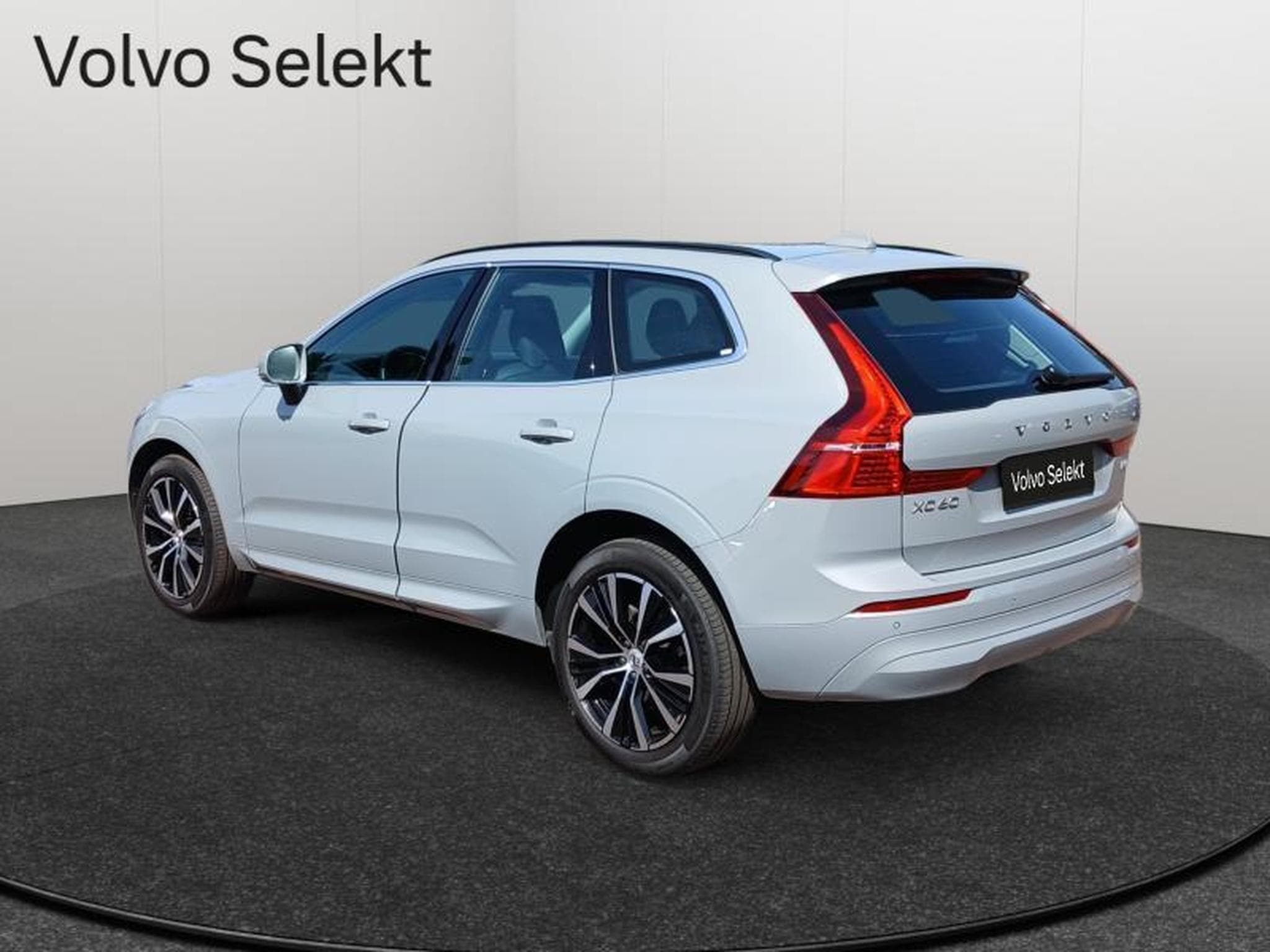 Volvo XC60 B5 Core / Essence (2025) - Photo 5