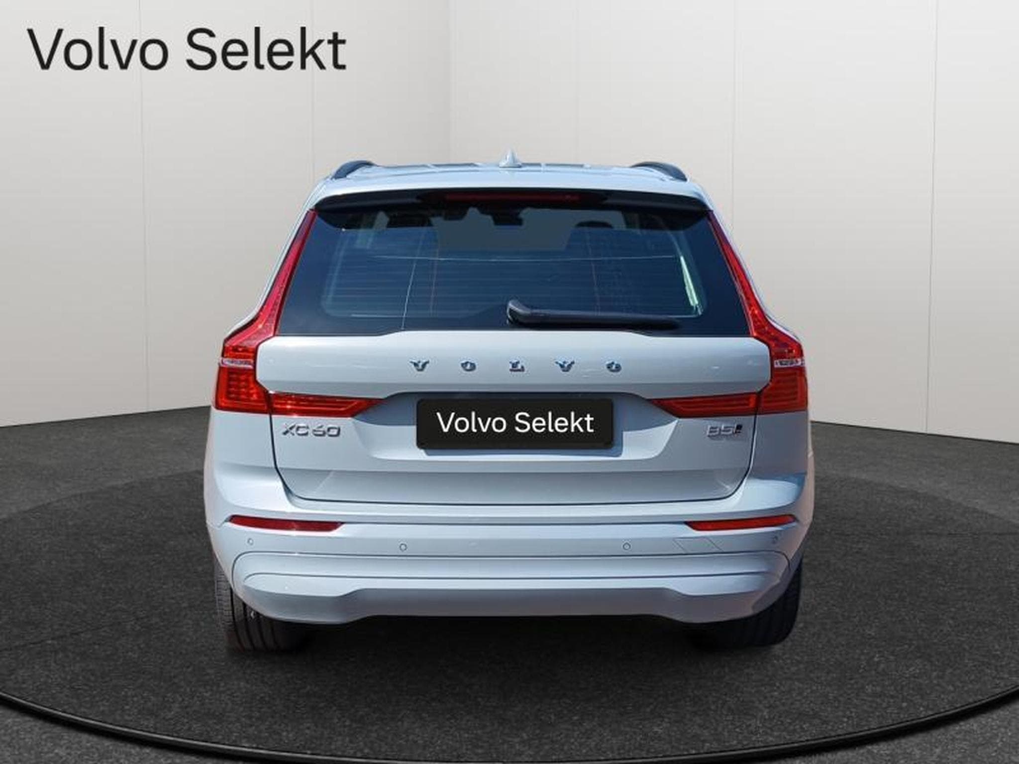 Volvo XC60 B5 Core / Essence (2025) - Photo 6