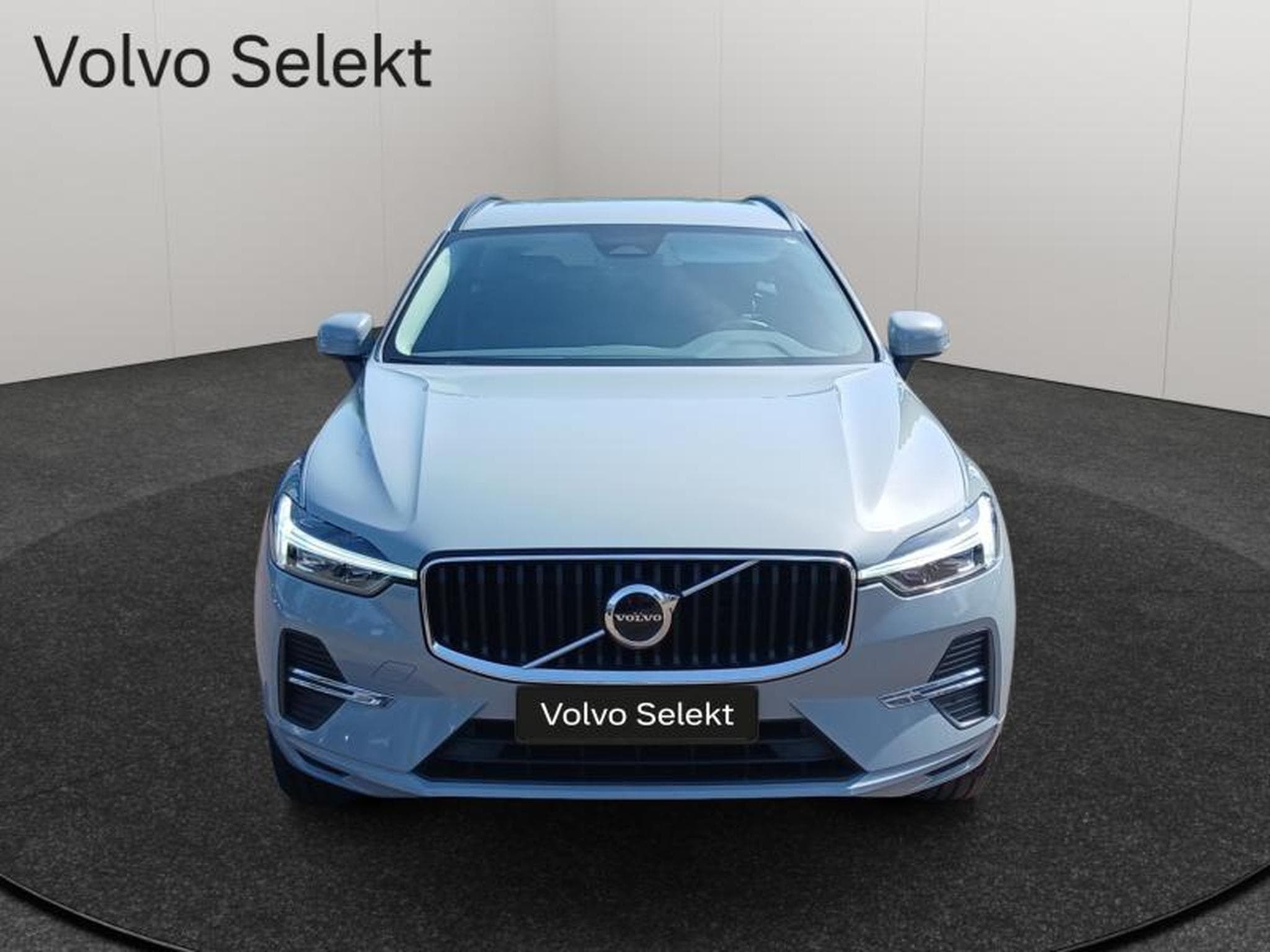 Volvo XC60 B5 Core / Essence (2025) - Photo 9