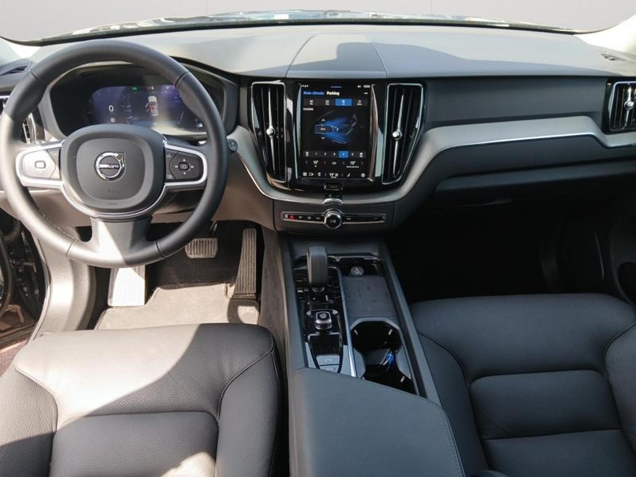 Volvo XC60 B5 Core / Essence (2025) - Photo 10