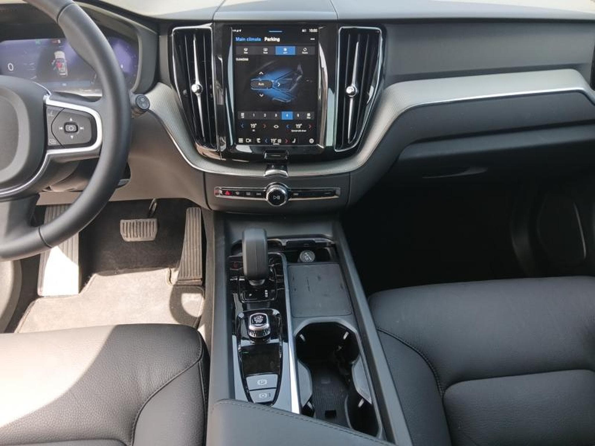 Volvo XC60 B5 Core / Essence (2025) - Photo 11