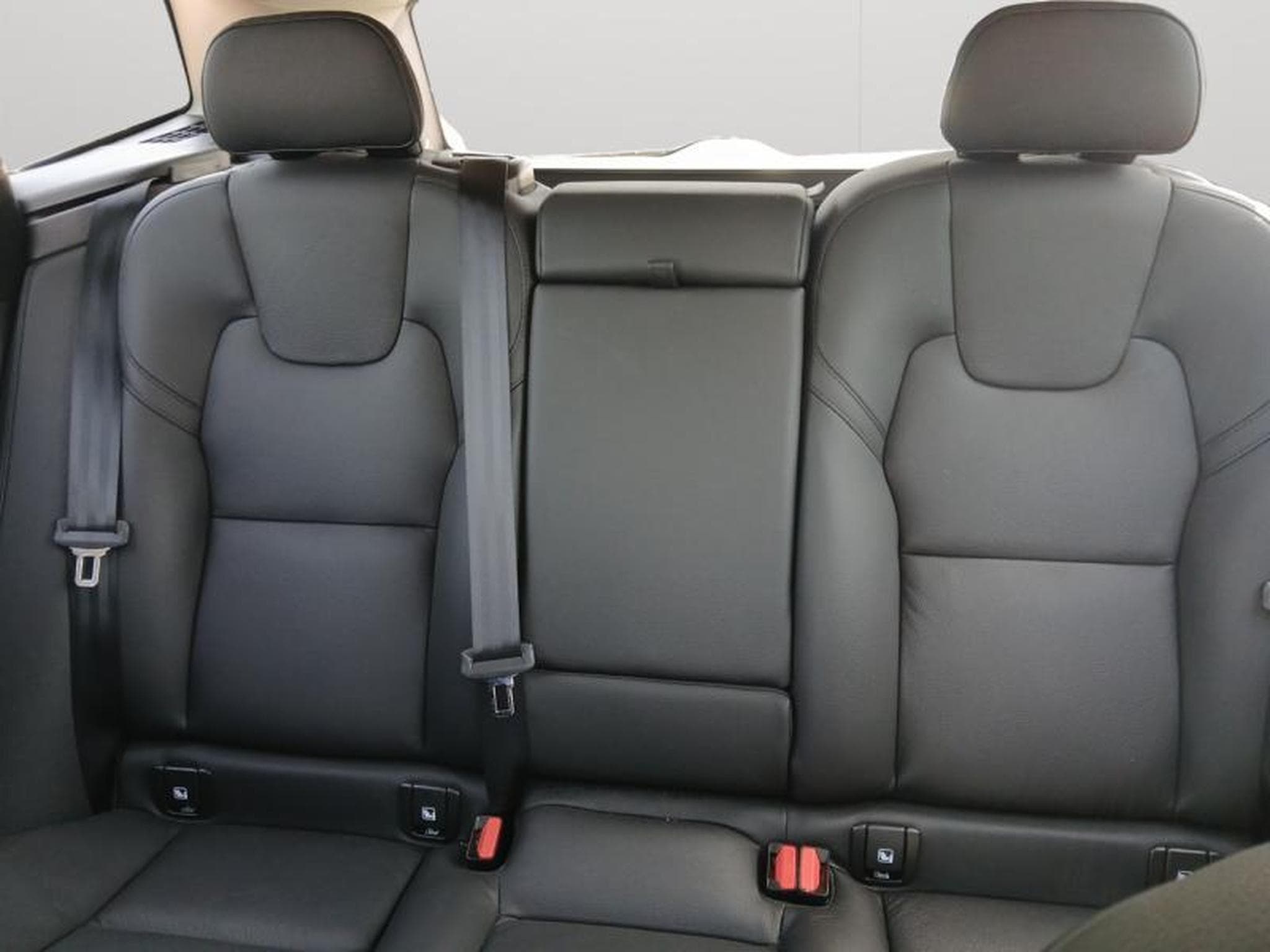 Volvo XC60 B5 Core / Essence (2025) - Photo 13