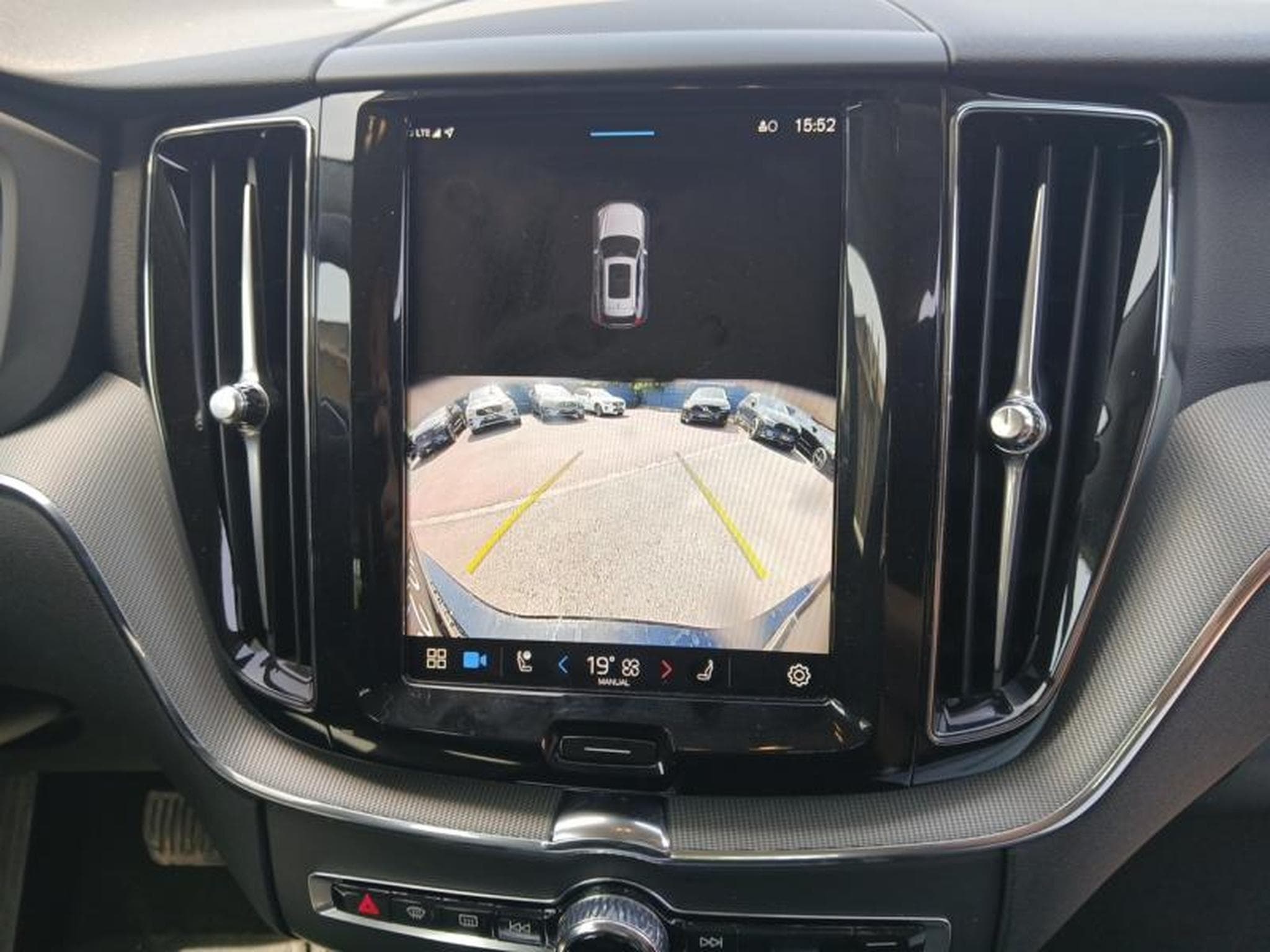 Volvo XC60 B5 Core / Essence (2025) - Photo 17