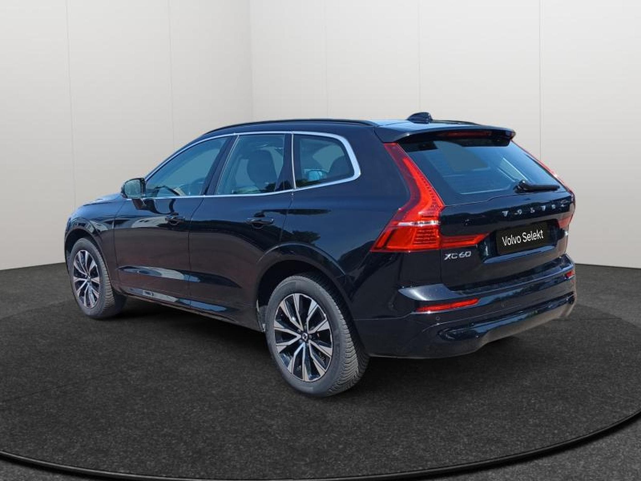 Volvo XC60 B5 Core / Essence (2025) - Photo 3