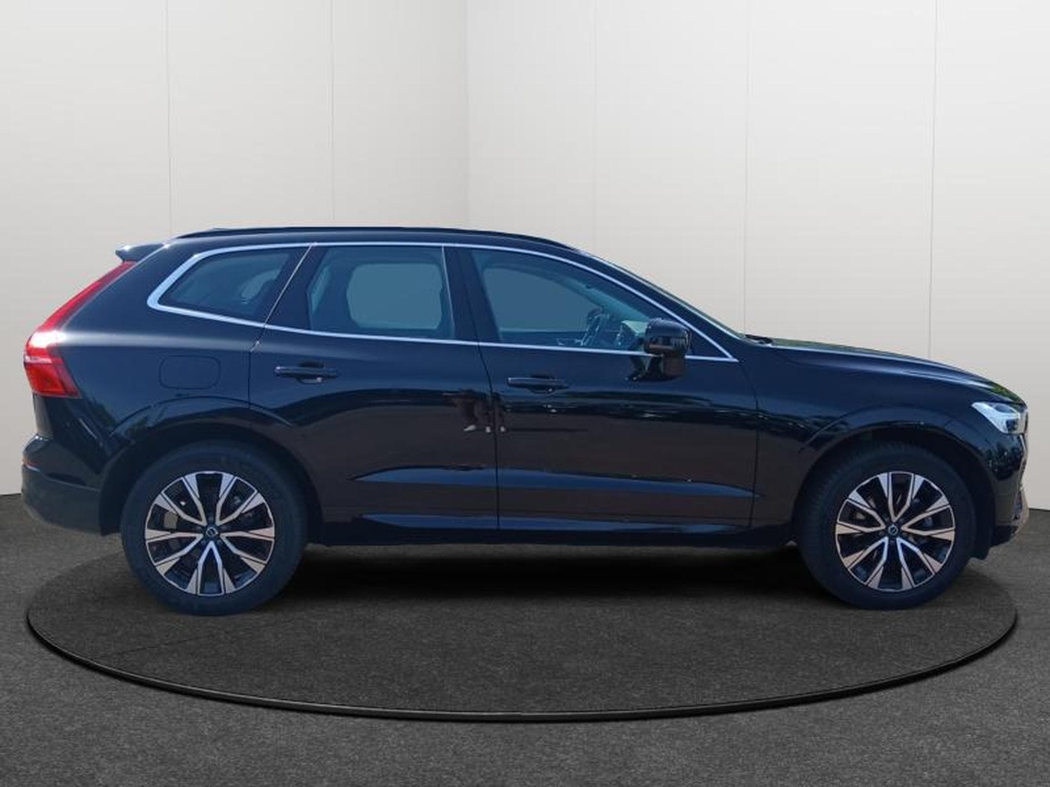 Volvo XC60 B5 Core / Essence (2025) - Photo 6